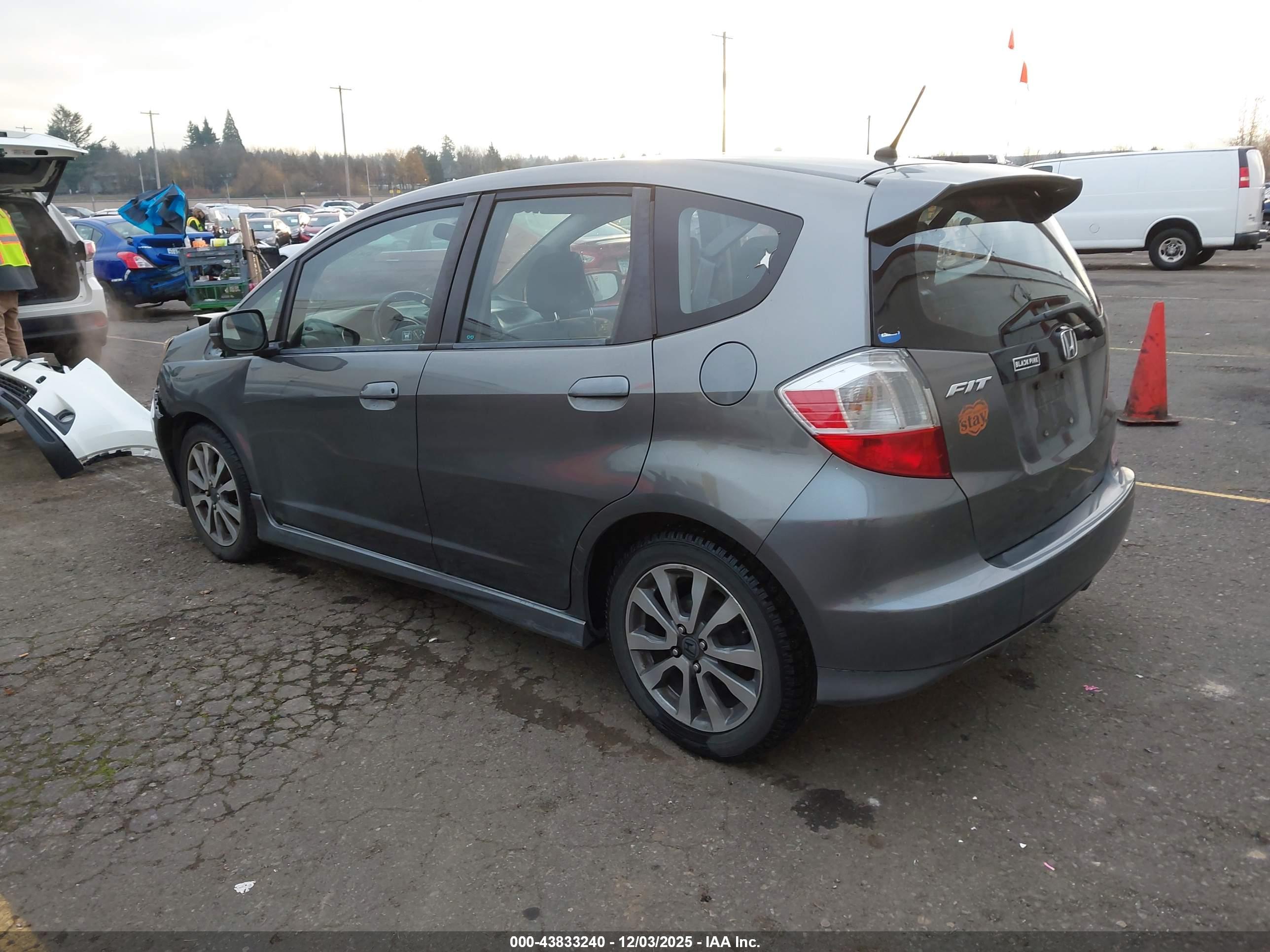 HONDA FIT image 3
