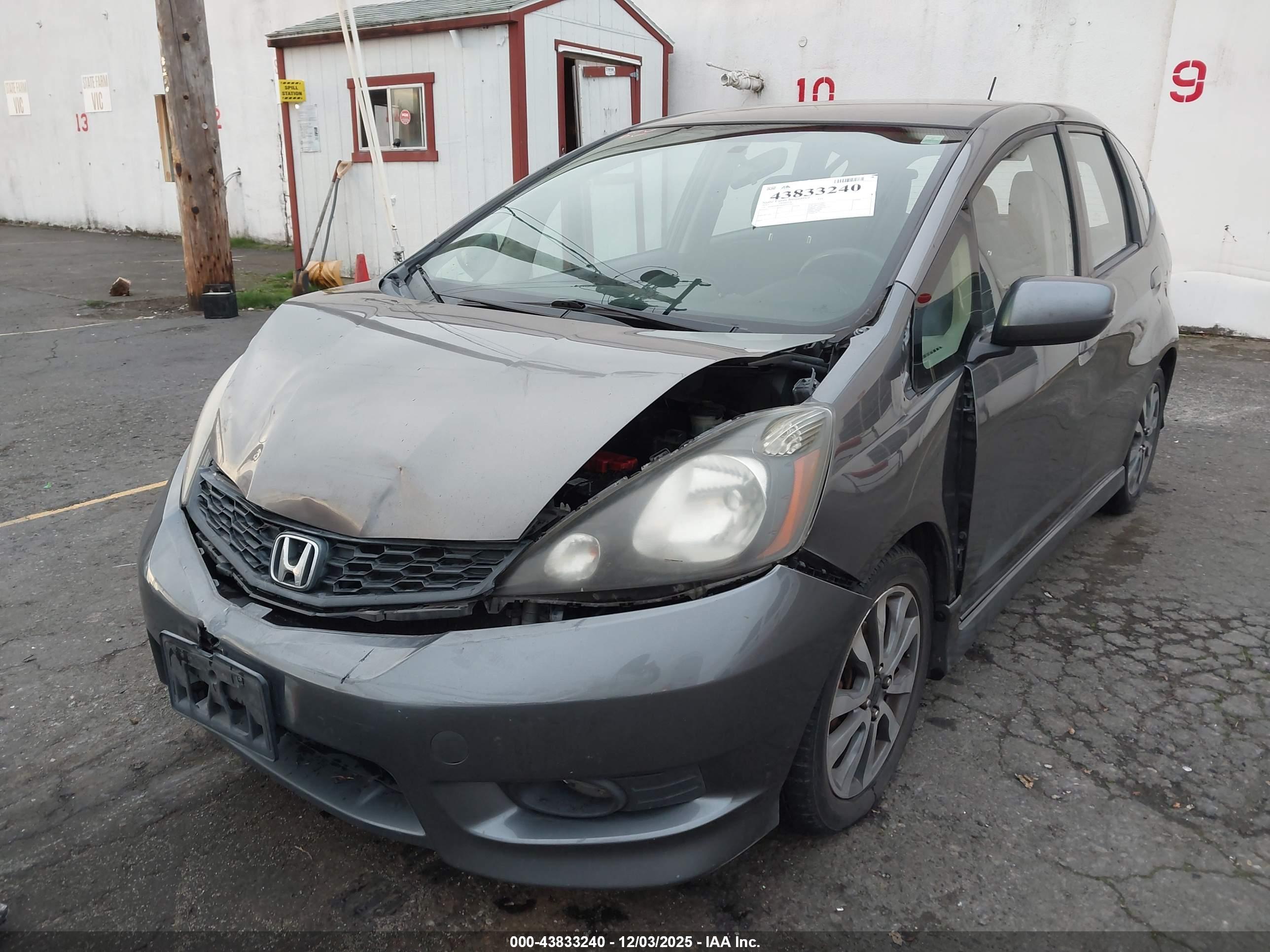 HONDA FIT image 6