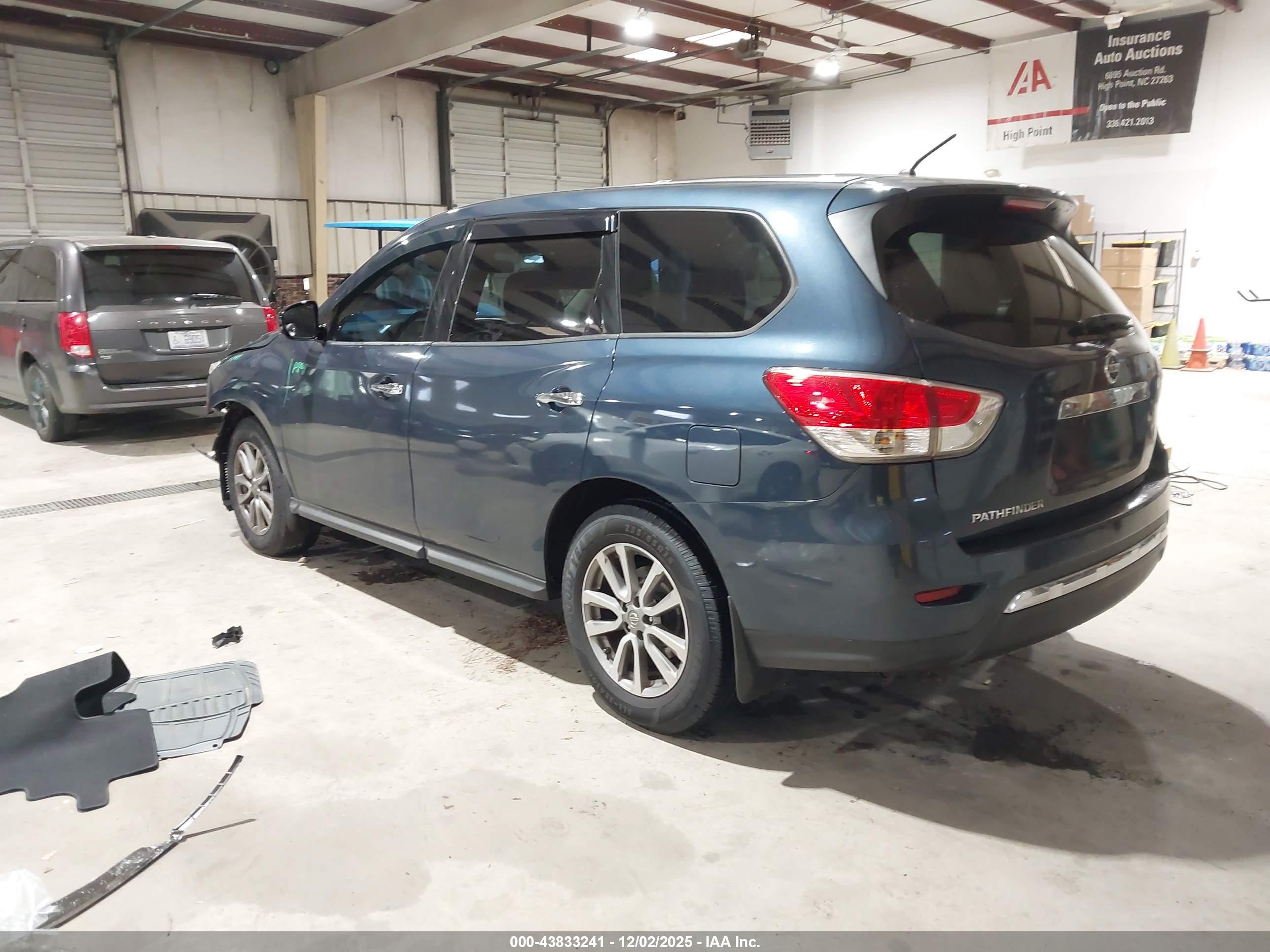 NISSAN PATHFINDER image 3