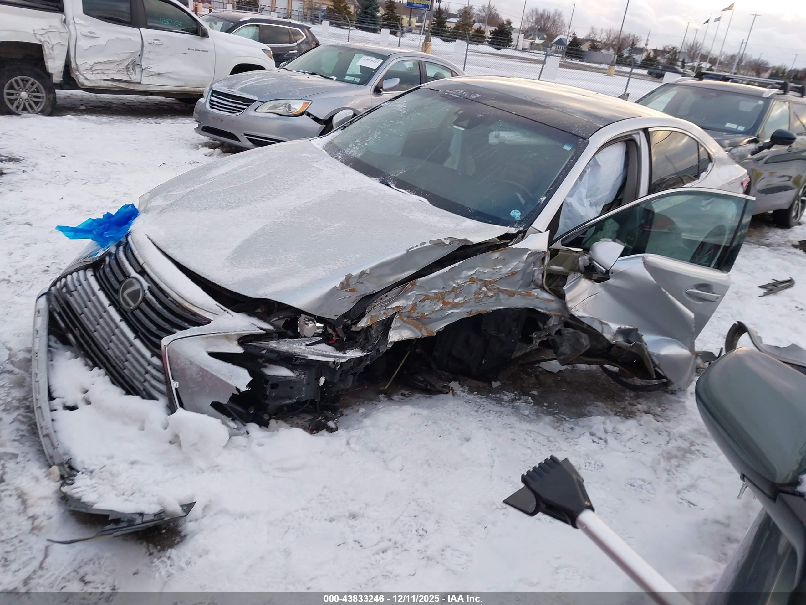 LEXUS ES image 2