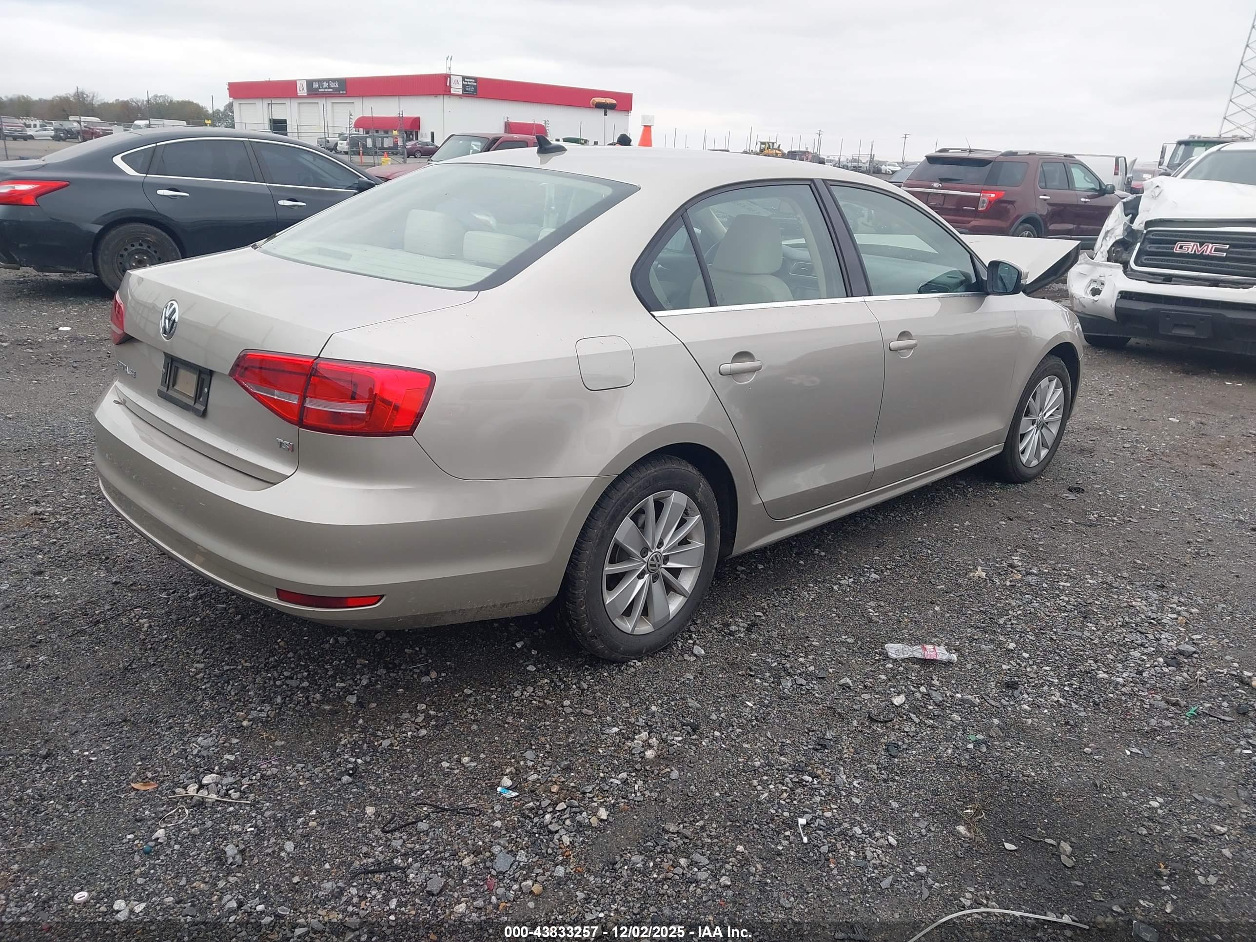 VOLKSWAGEN JETTA image 4