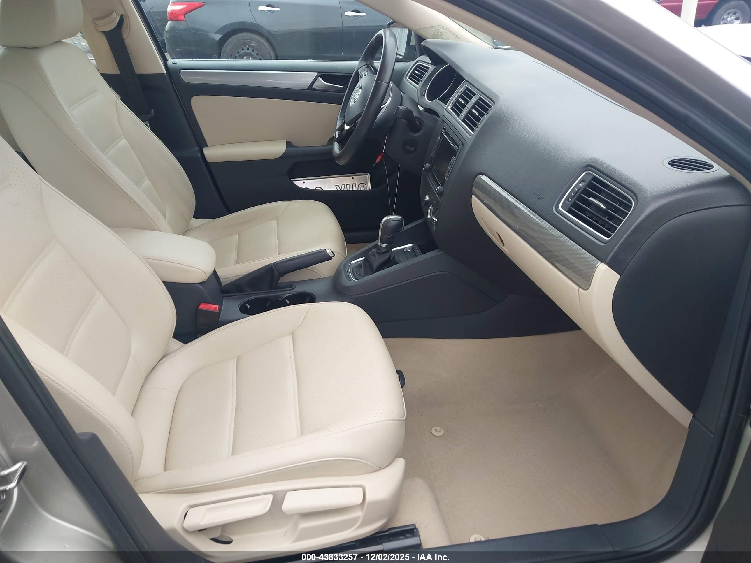 VOLKSWAGEN JETTA image 5