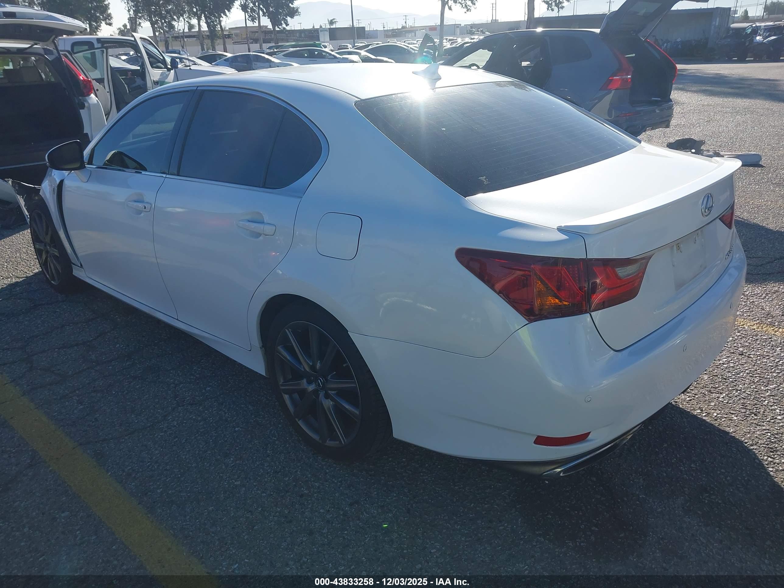 LEXUS GS image 3