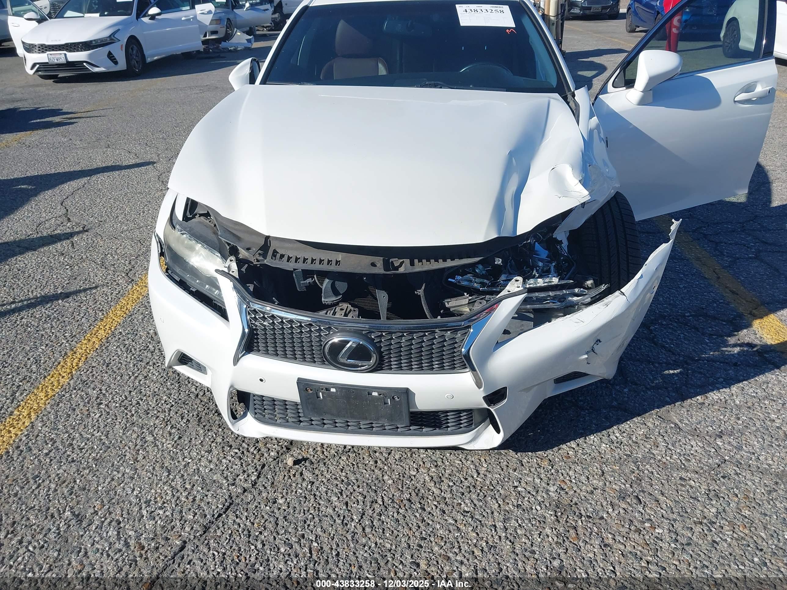 LEXUS GS image 6