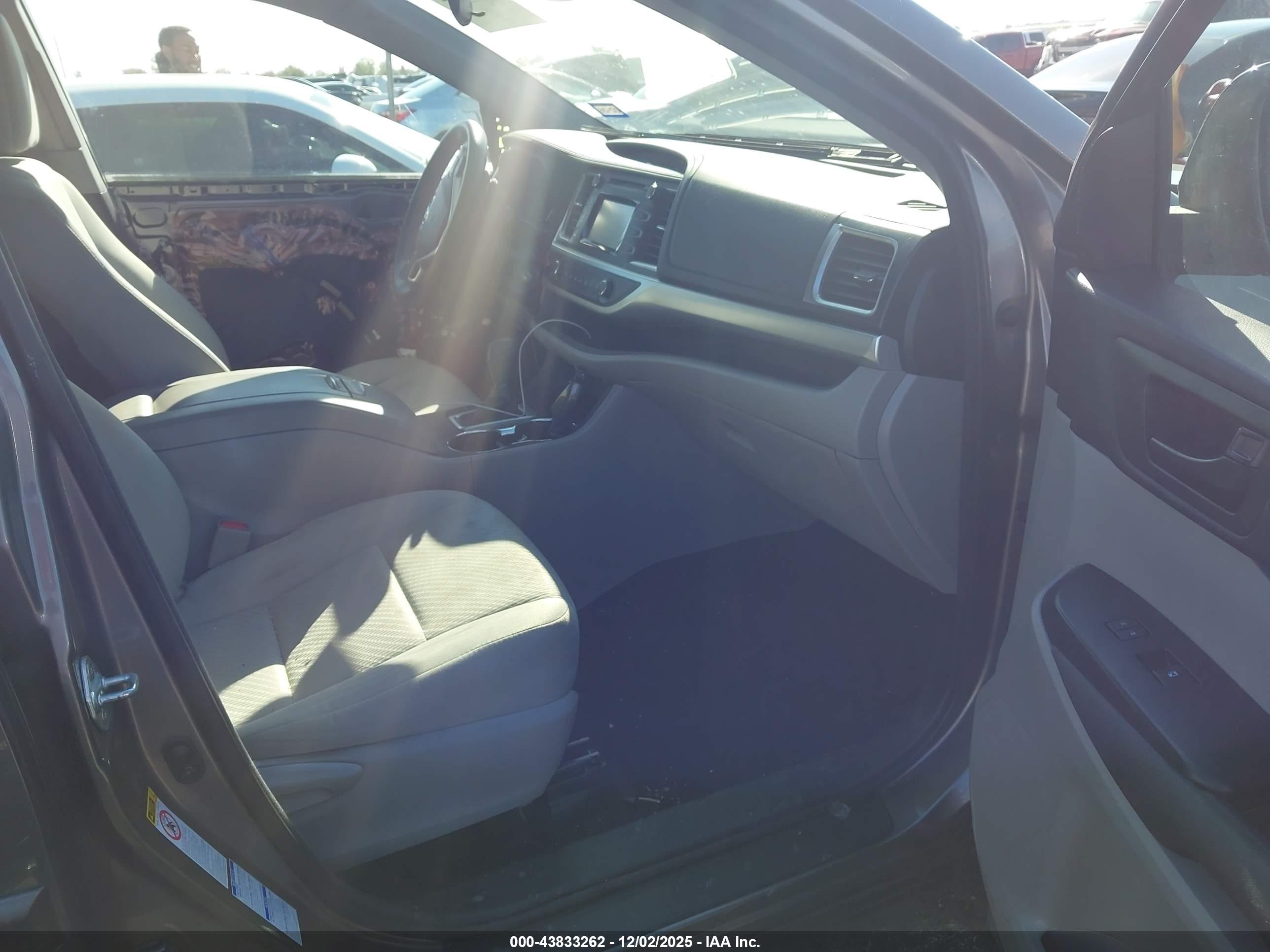 TOYOTA HIGHLANDER image 5