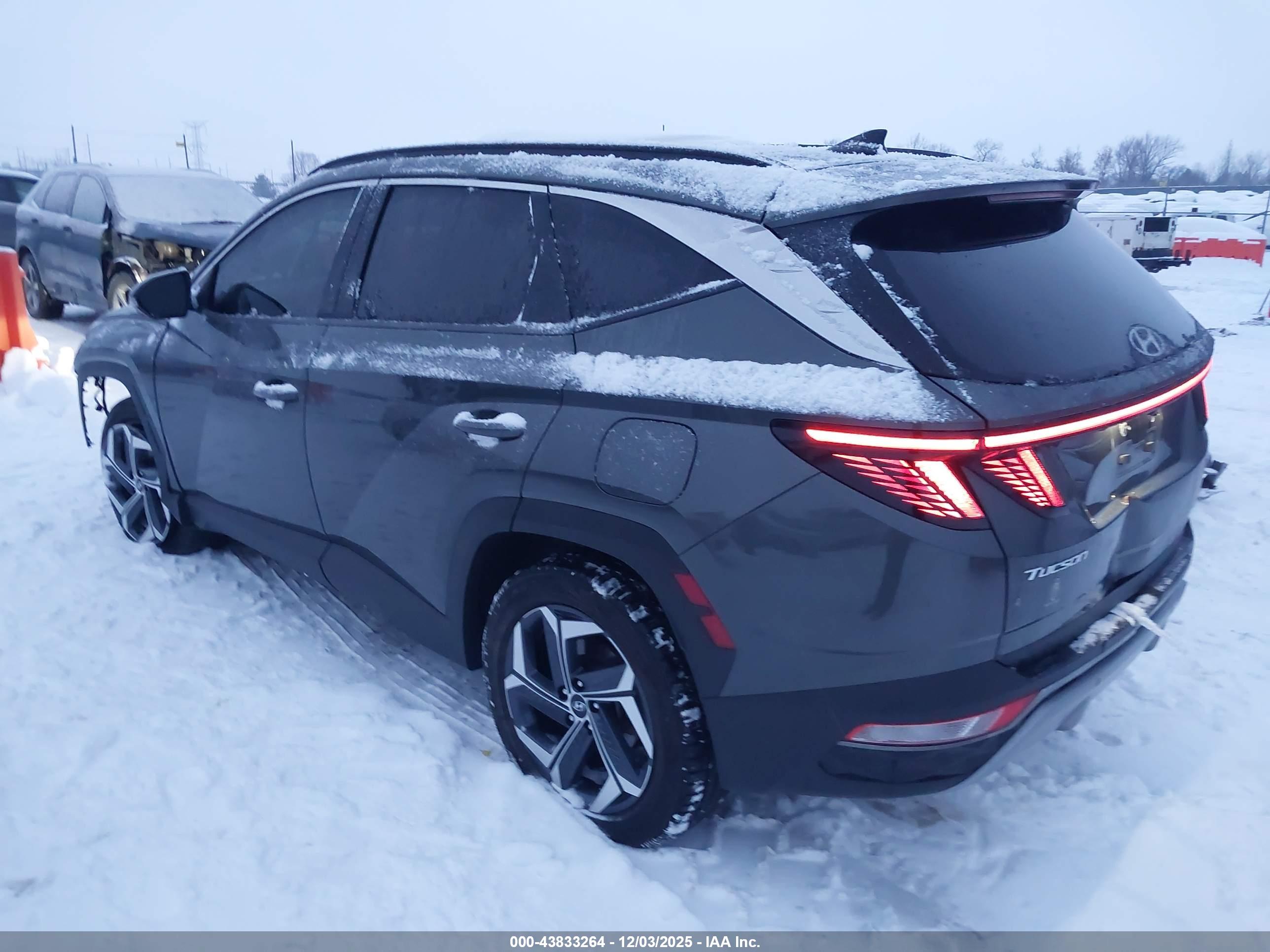 HYUNDAI TUCSON image 3