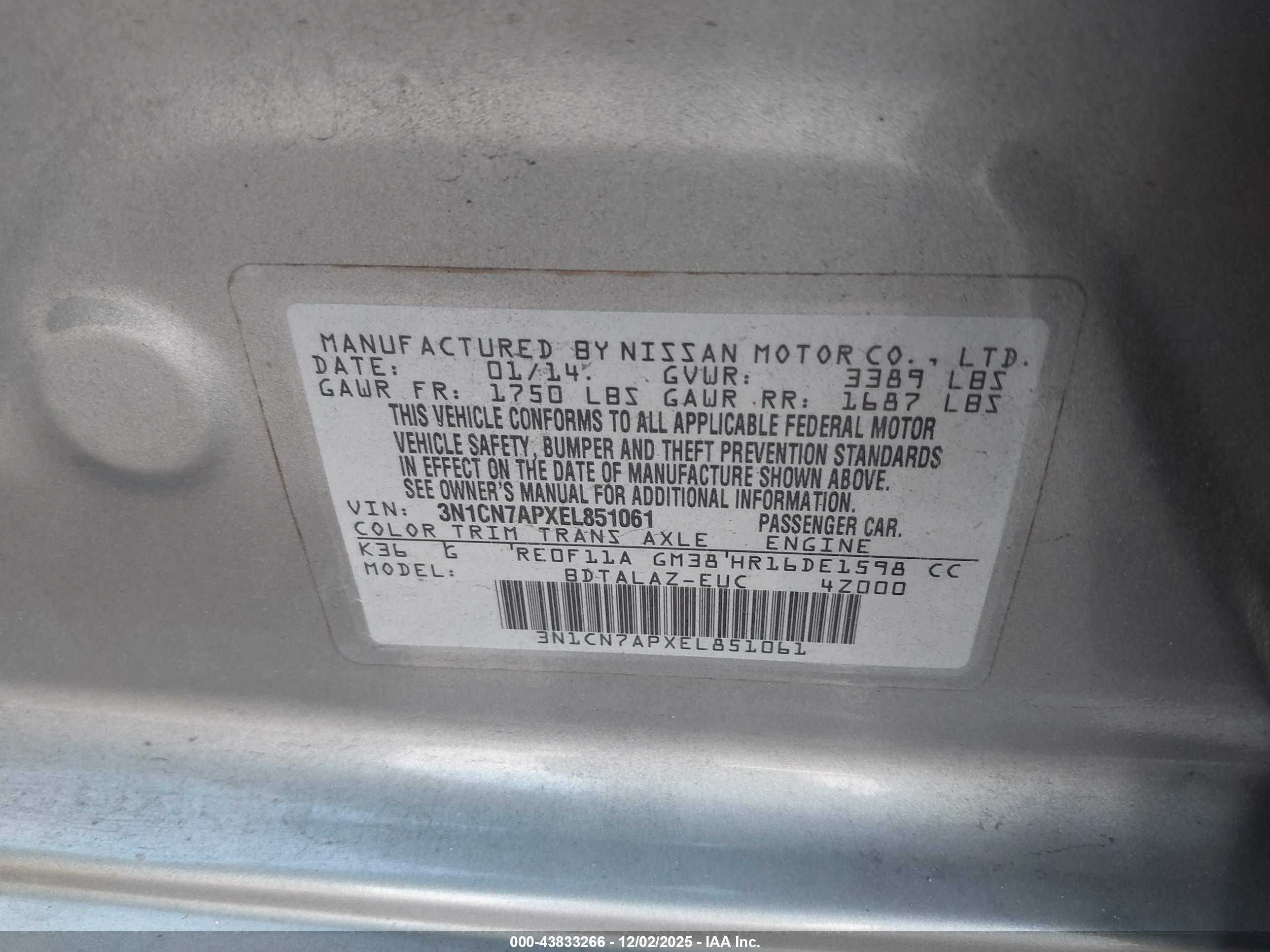 NISSAN VERSA image 9