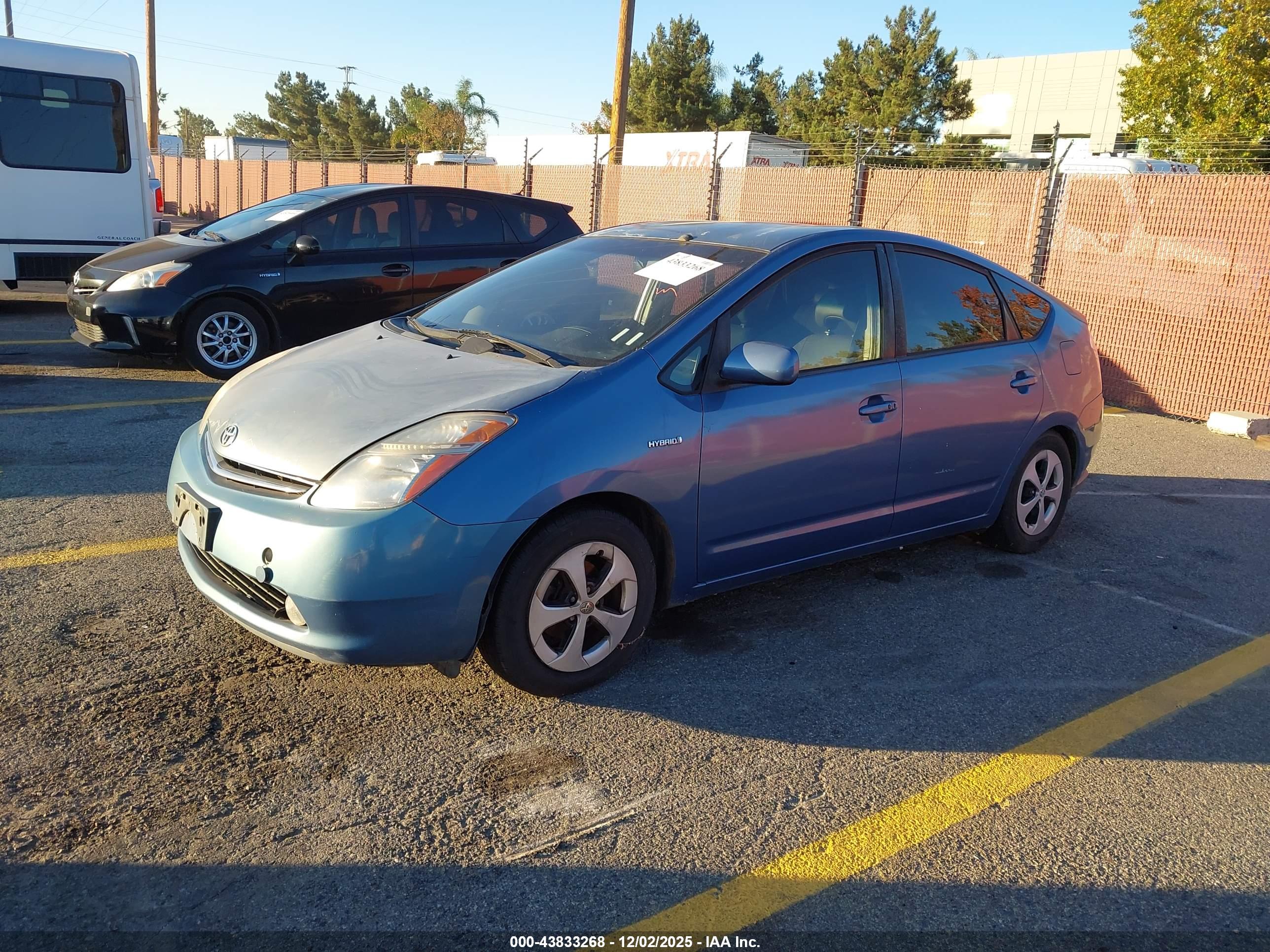 TOYOTA PRIUS image 2