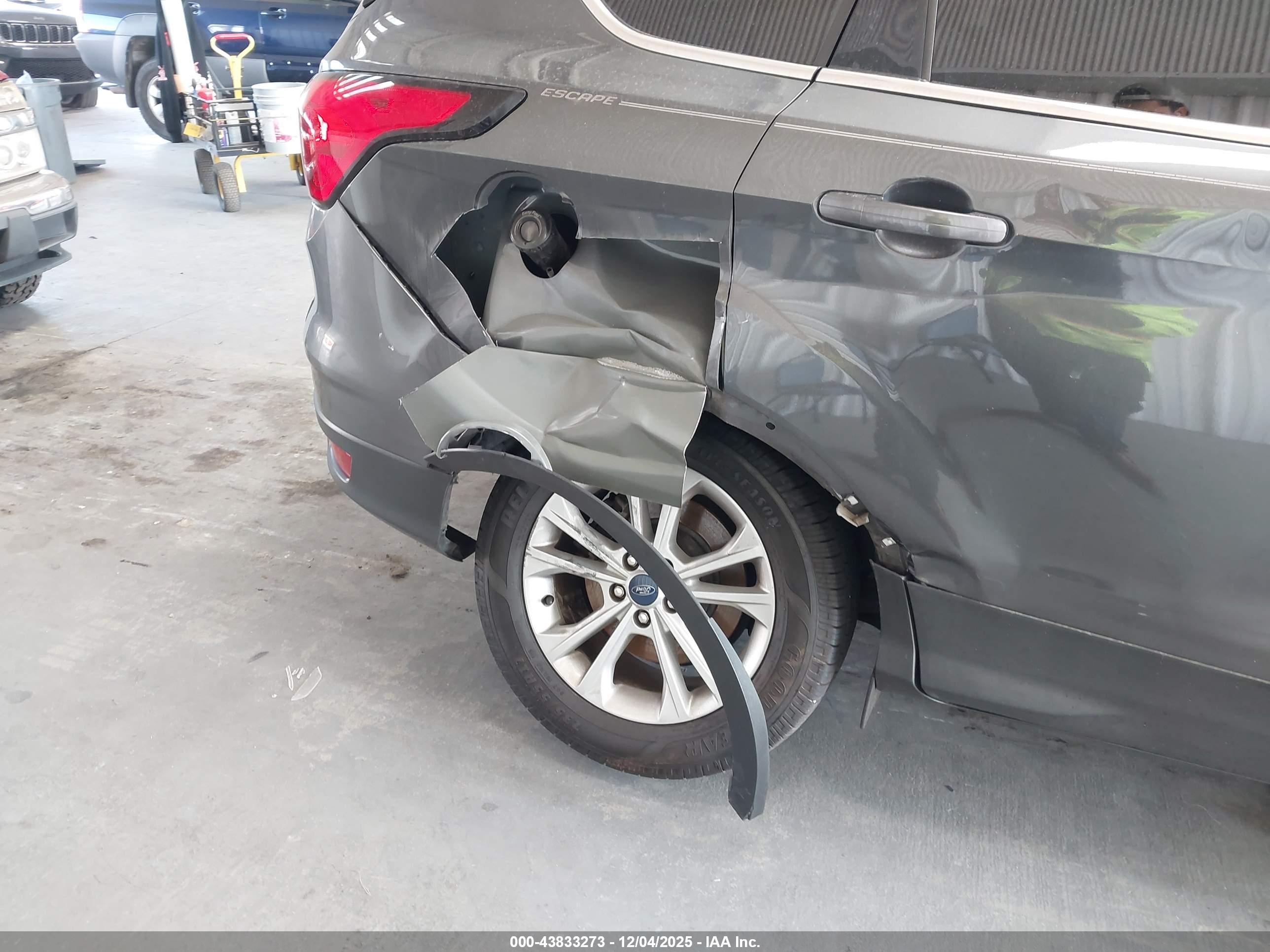 FORD ESCAPE image 6