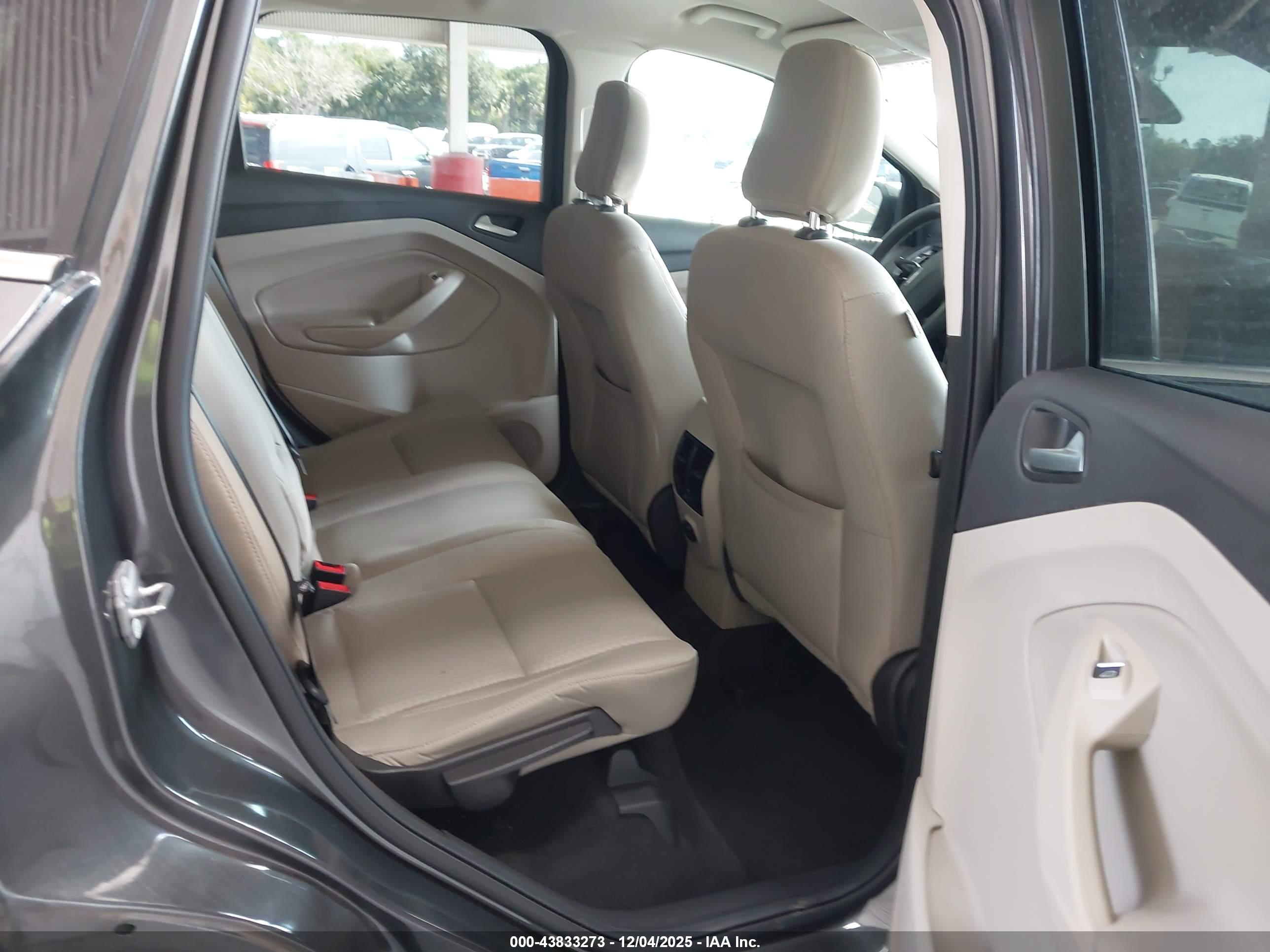 FORD ESCAPE image 8