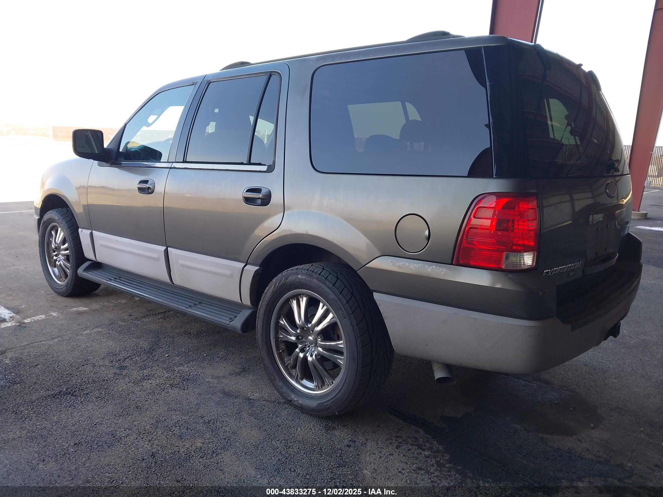 FORD EXPEDITION image 3