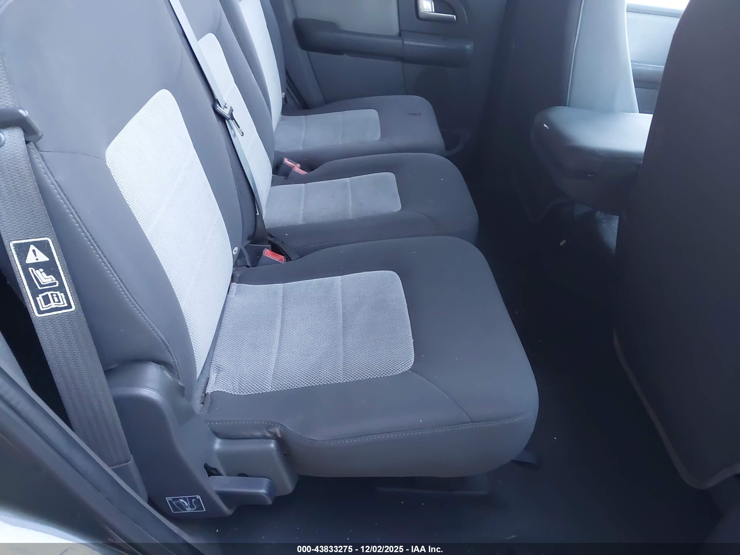 FORD EXPEDITION image 8