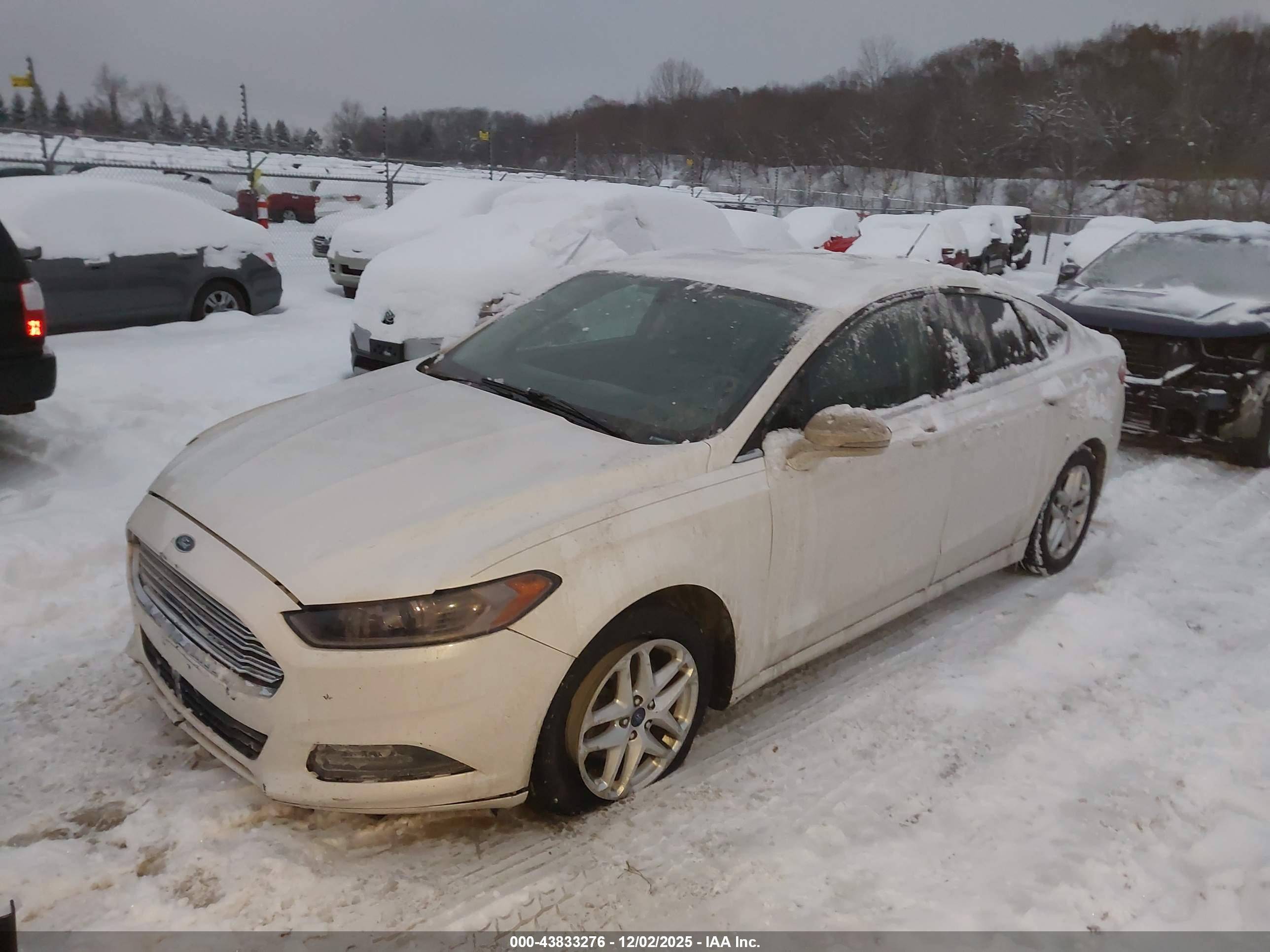 FORD FUSION image 2