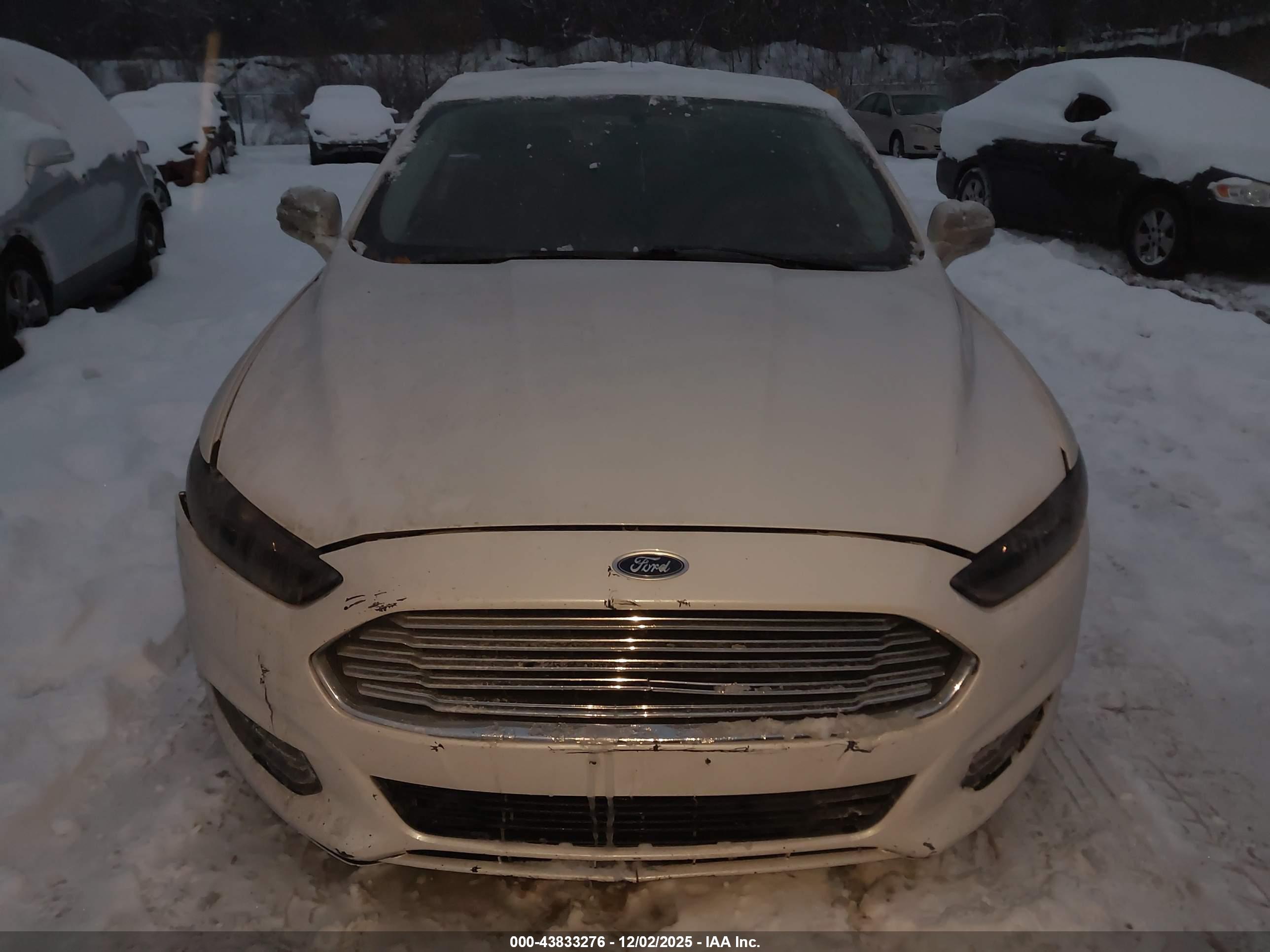 FORD FUSION image 6