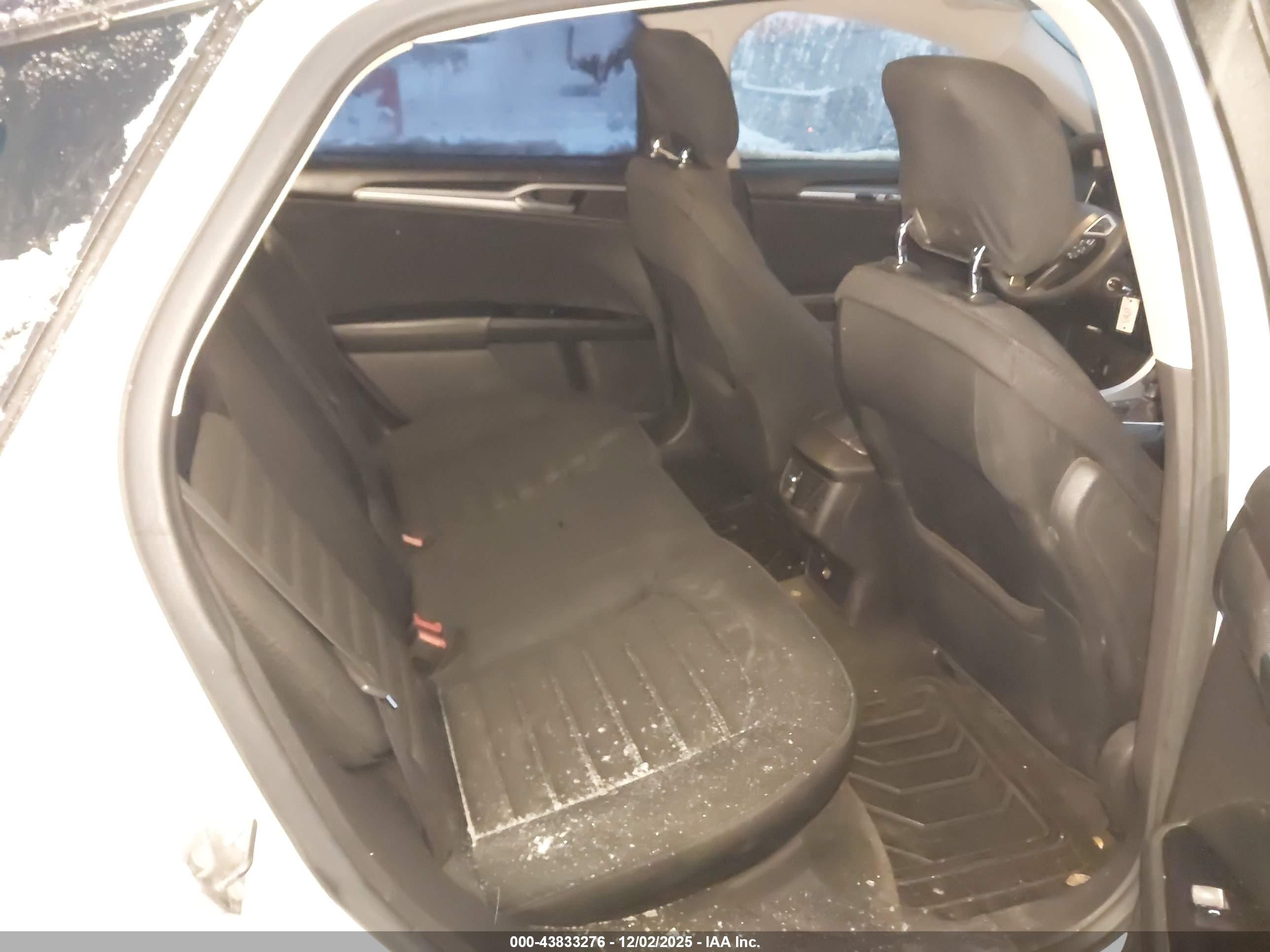 FORD FUSION image 8
