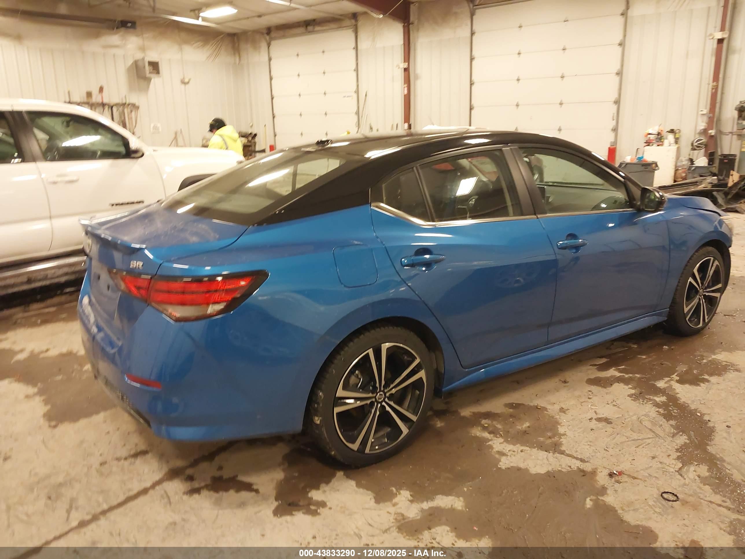 NISSAN SENTRA image 4