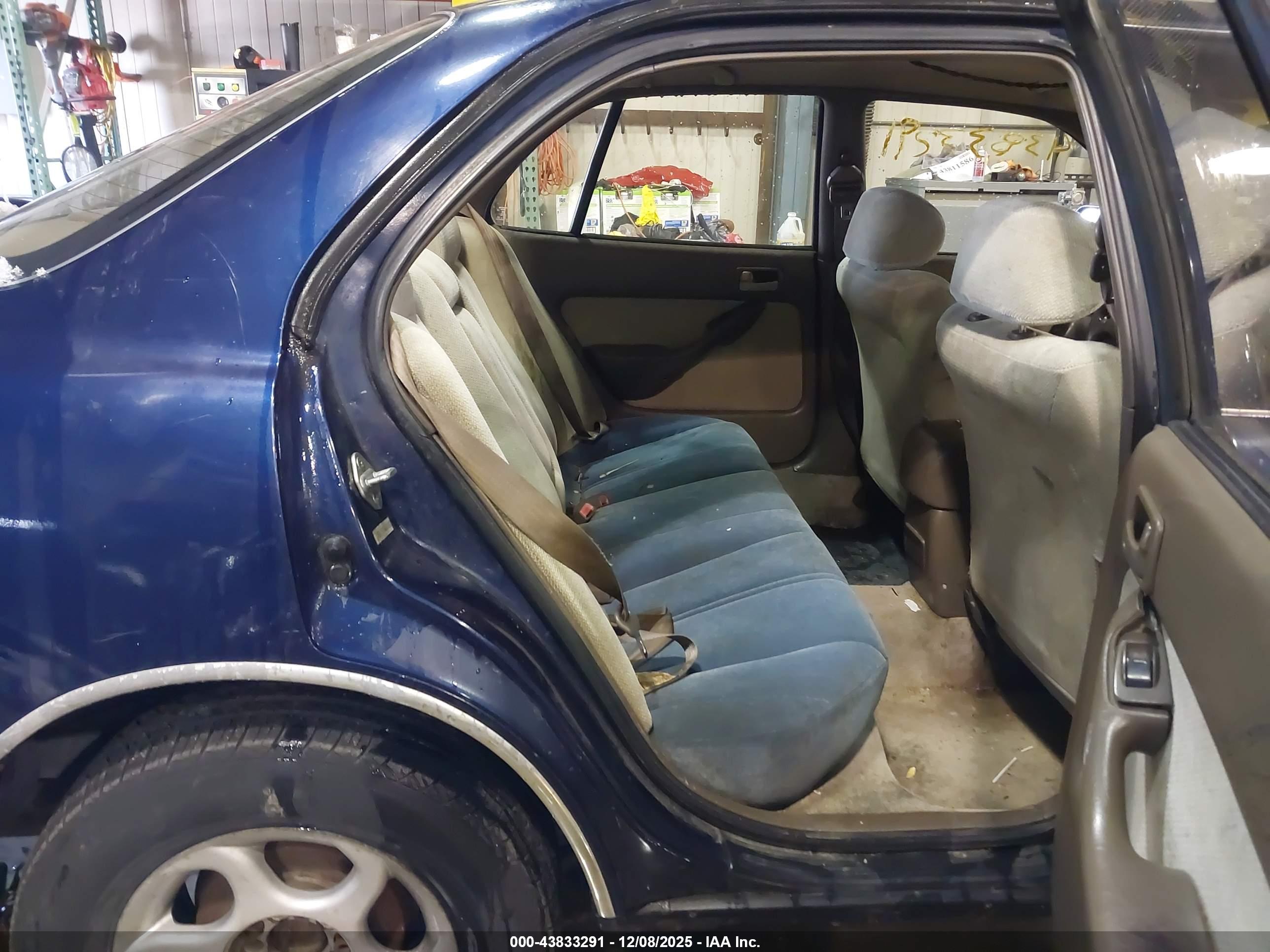 TOYOTA CAMRY image 8