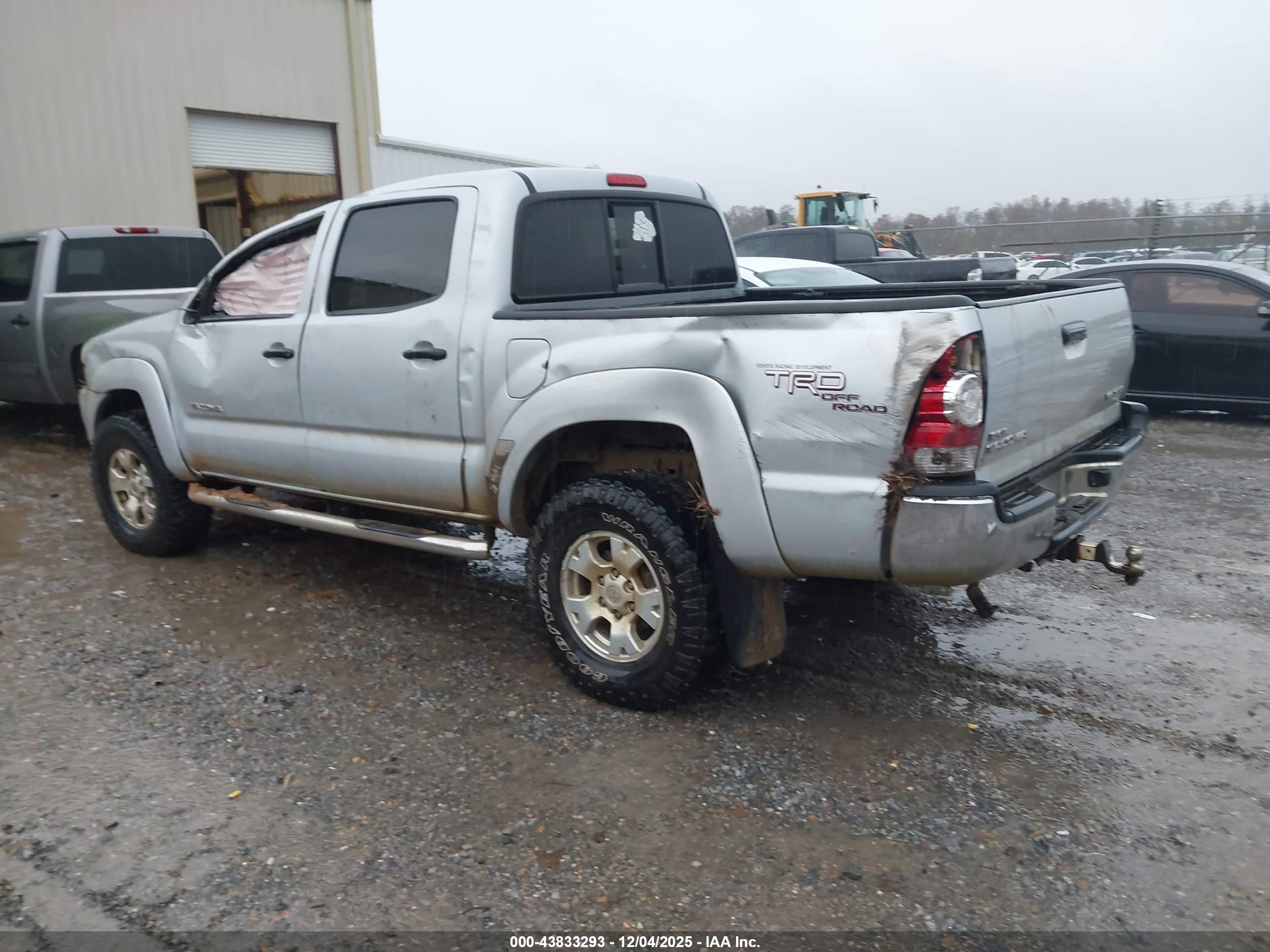 TOYOTA TACOMA image 3