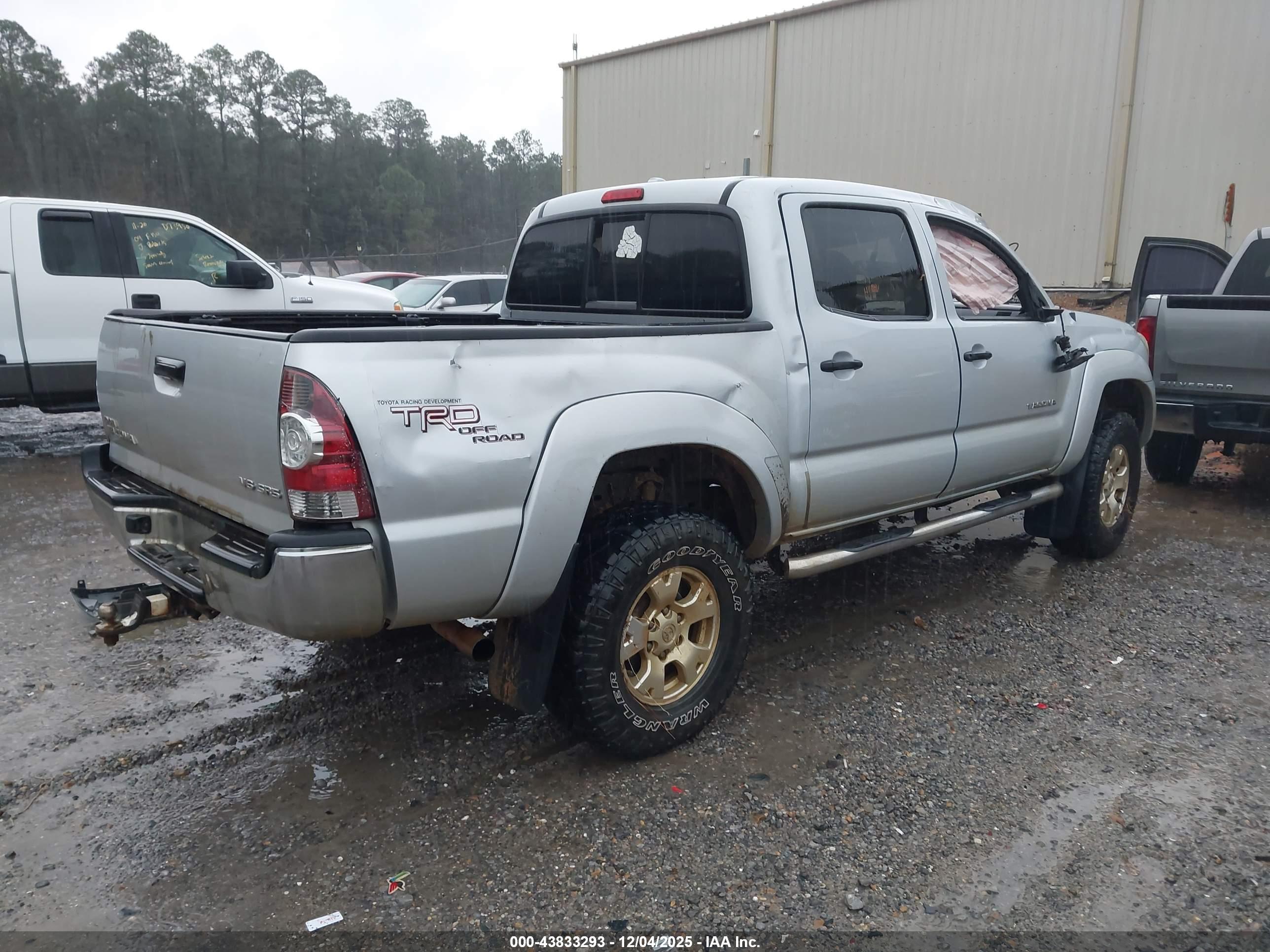 TOYOTA TACOMA image 4