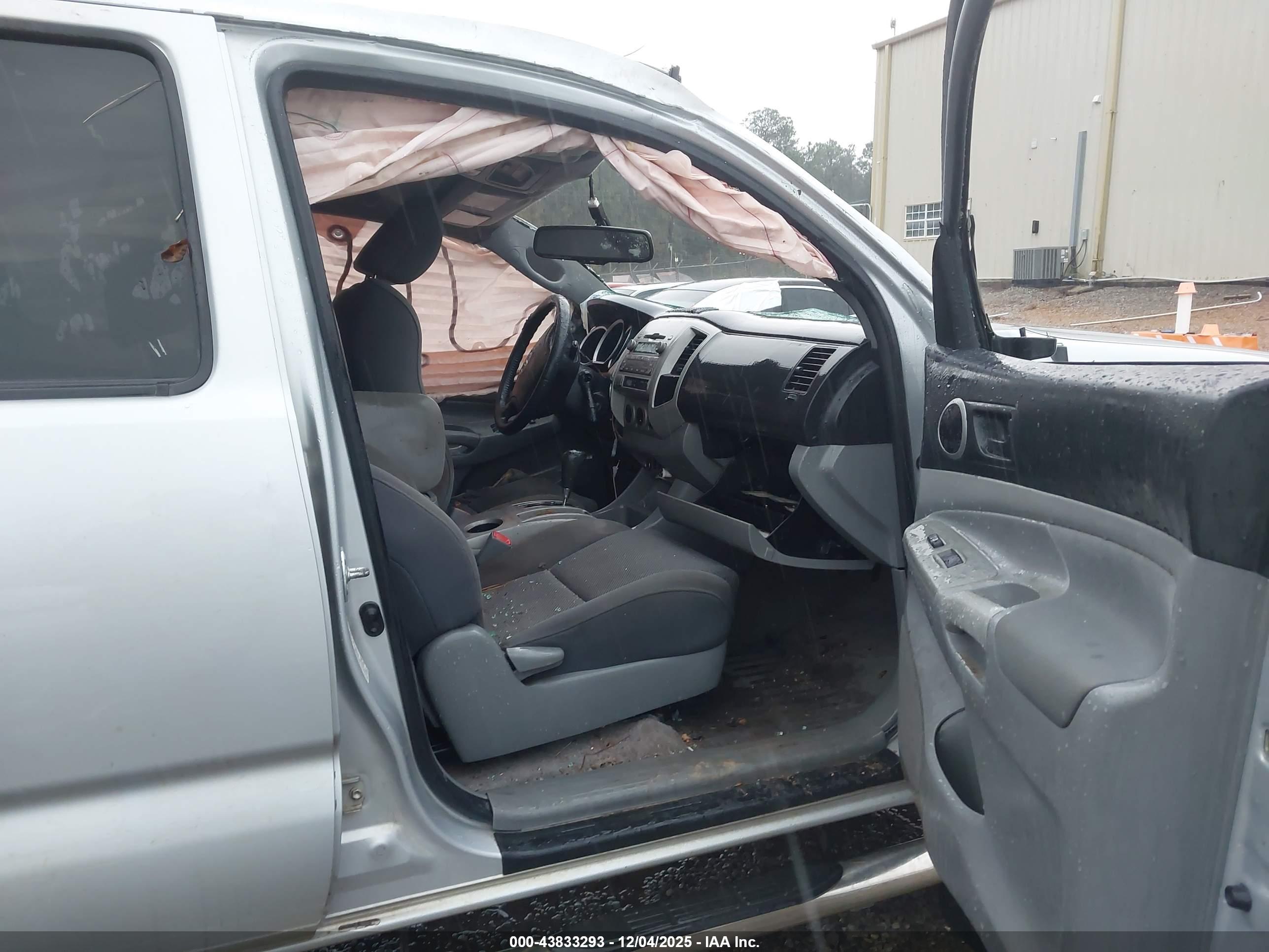 TOYOTA TACOMA image 5