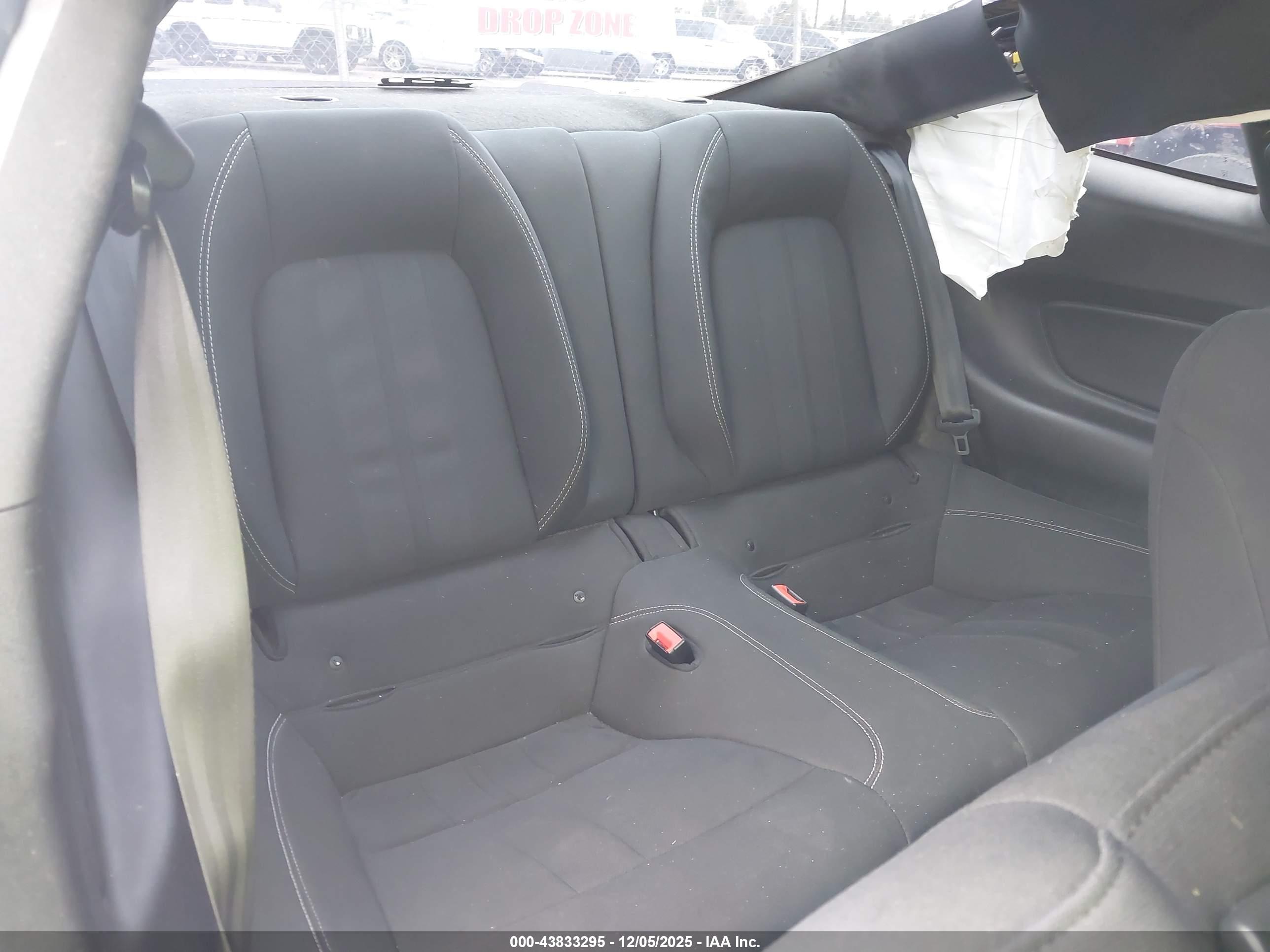 FORD MUSTANG image 8
