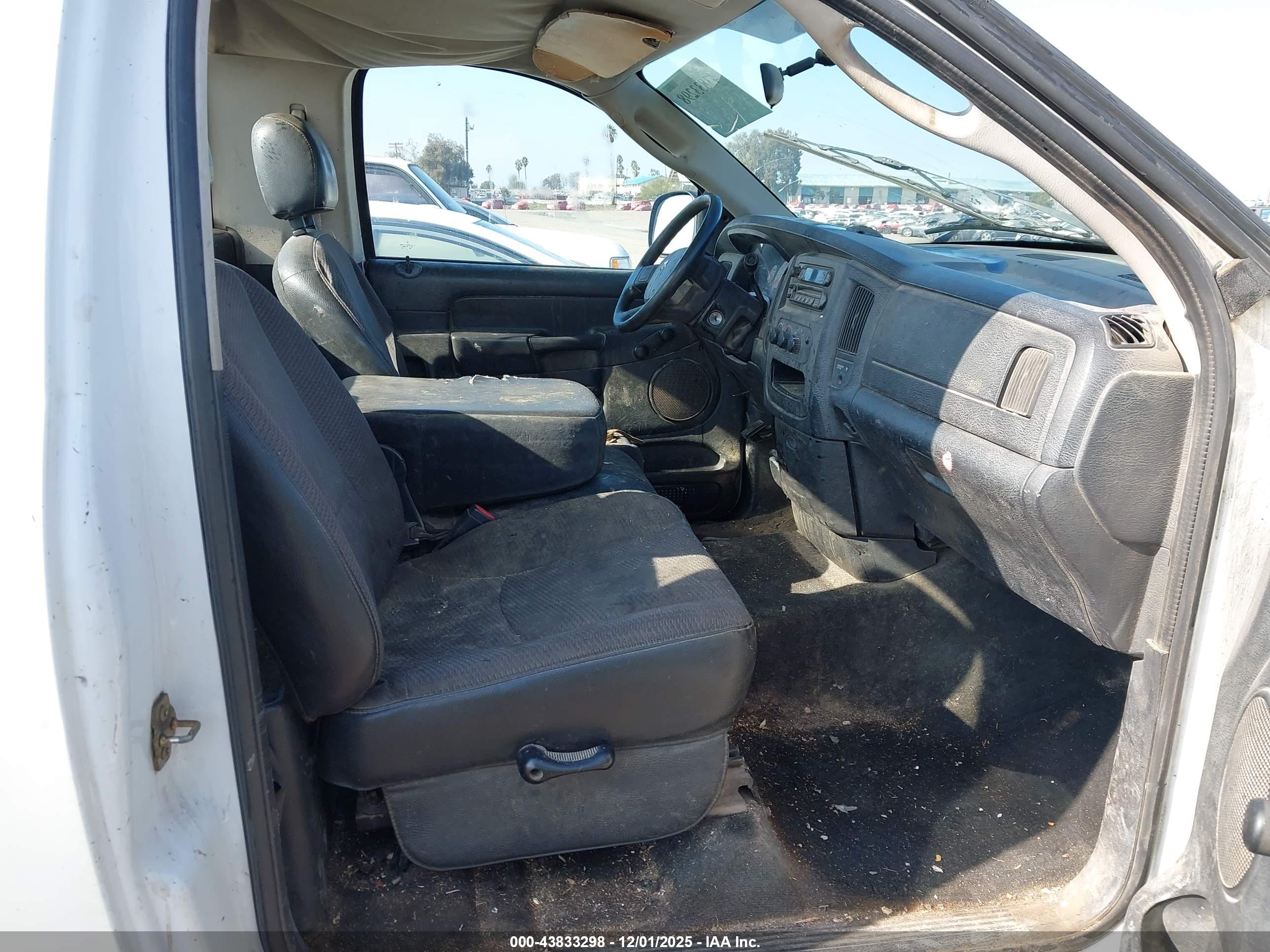 DODGE RAM image 5