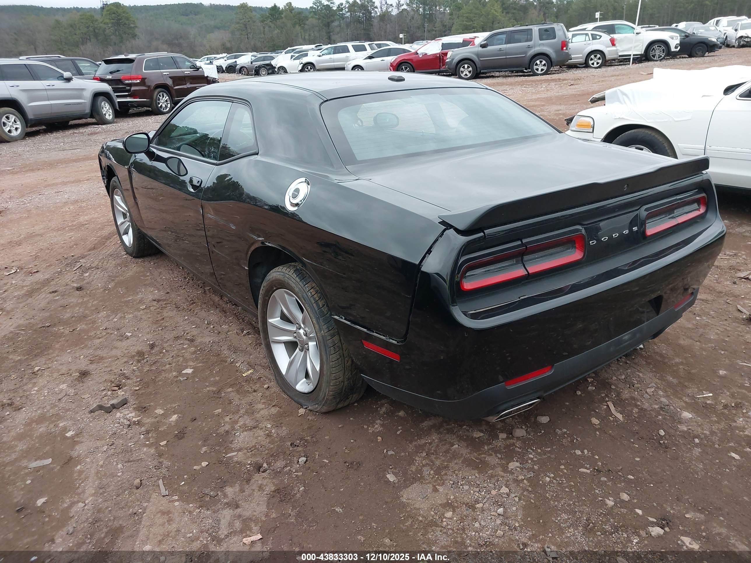 DODGE CHALLENGER image 3