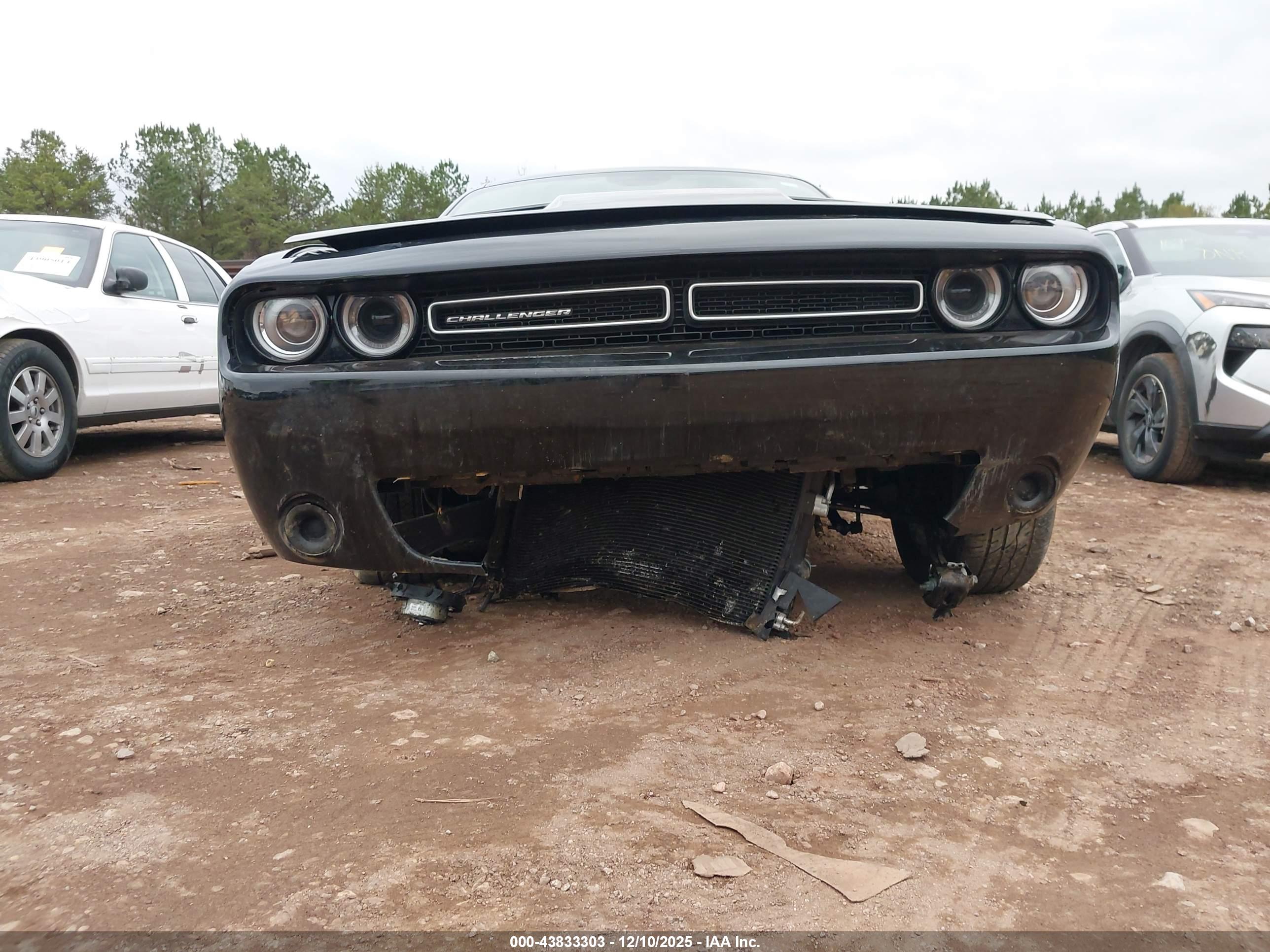 DODGE CHALLENGER image 6