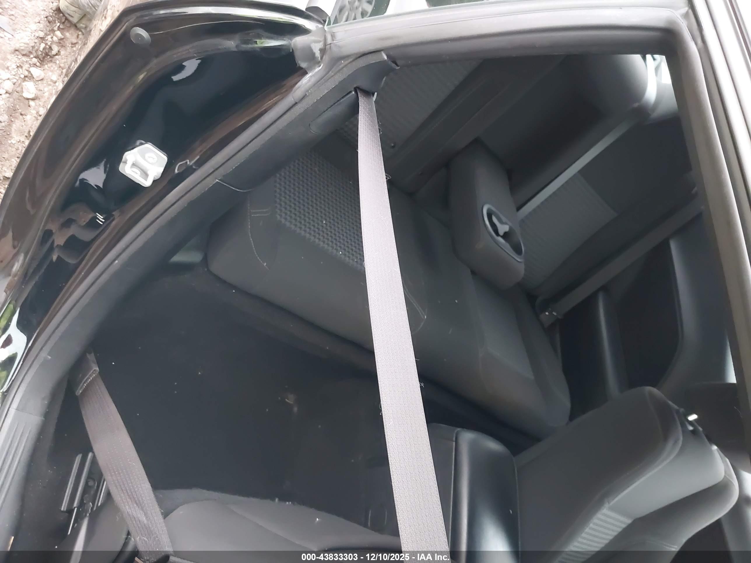 DODGE CHALLENGER image 8