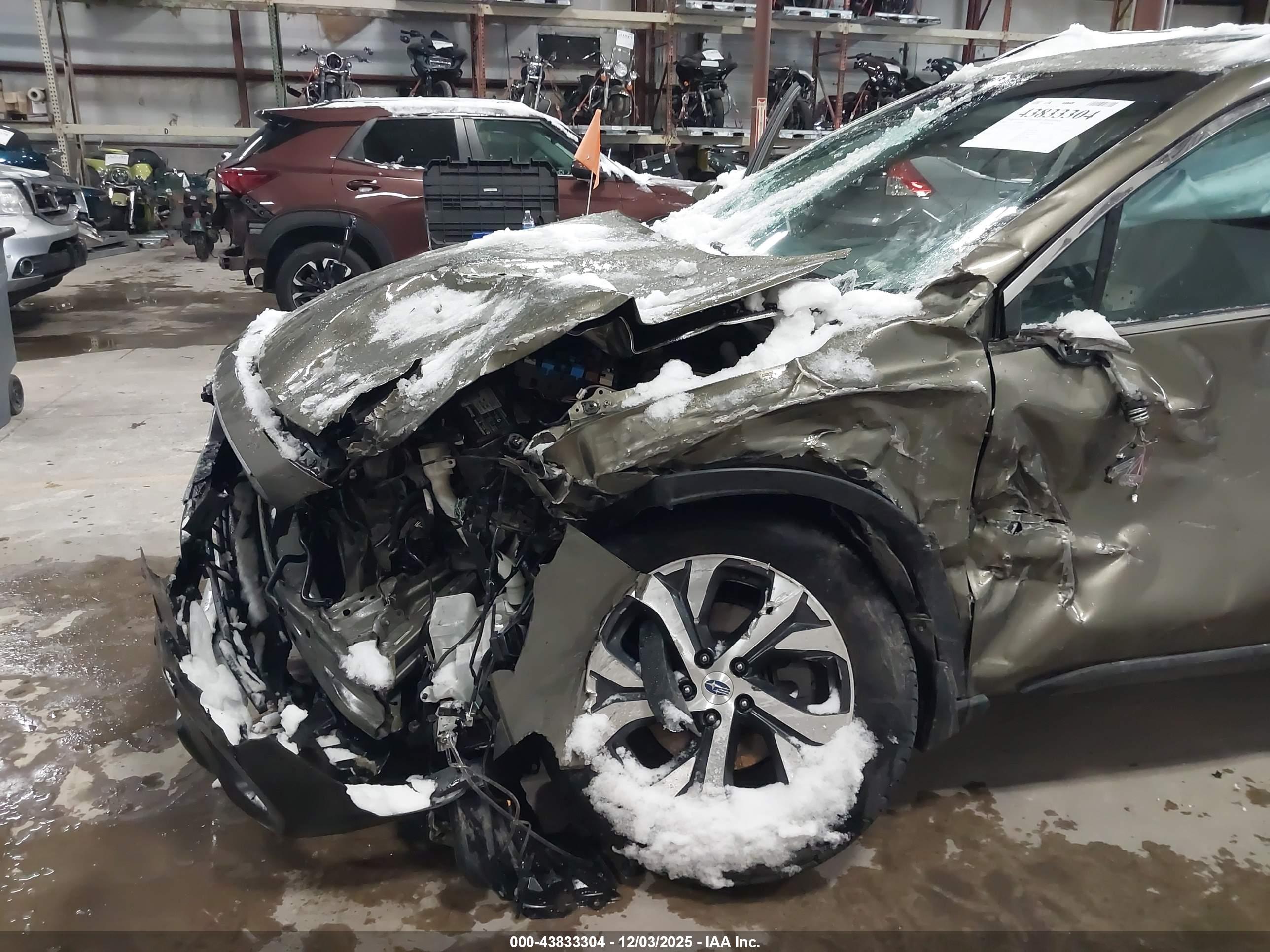 SUBARU OUTBACK image 6