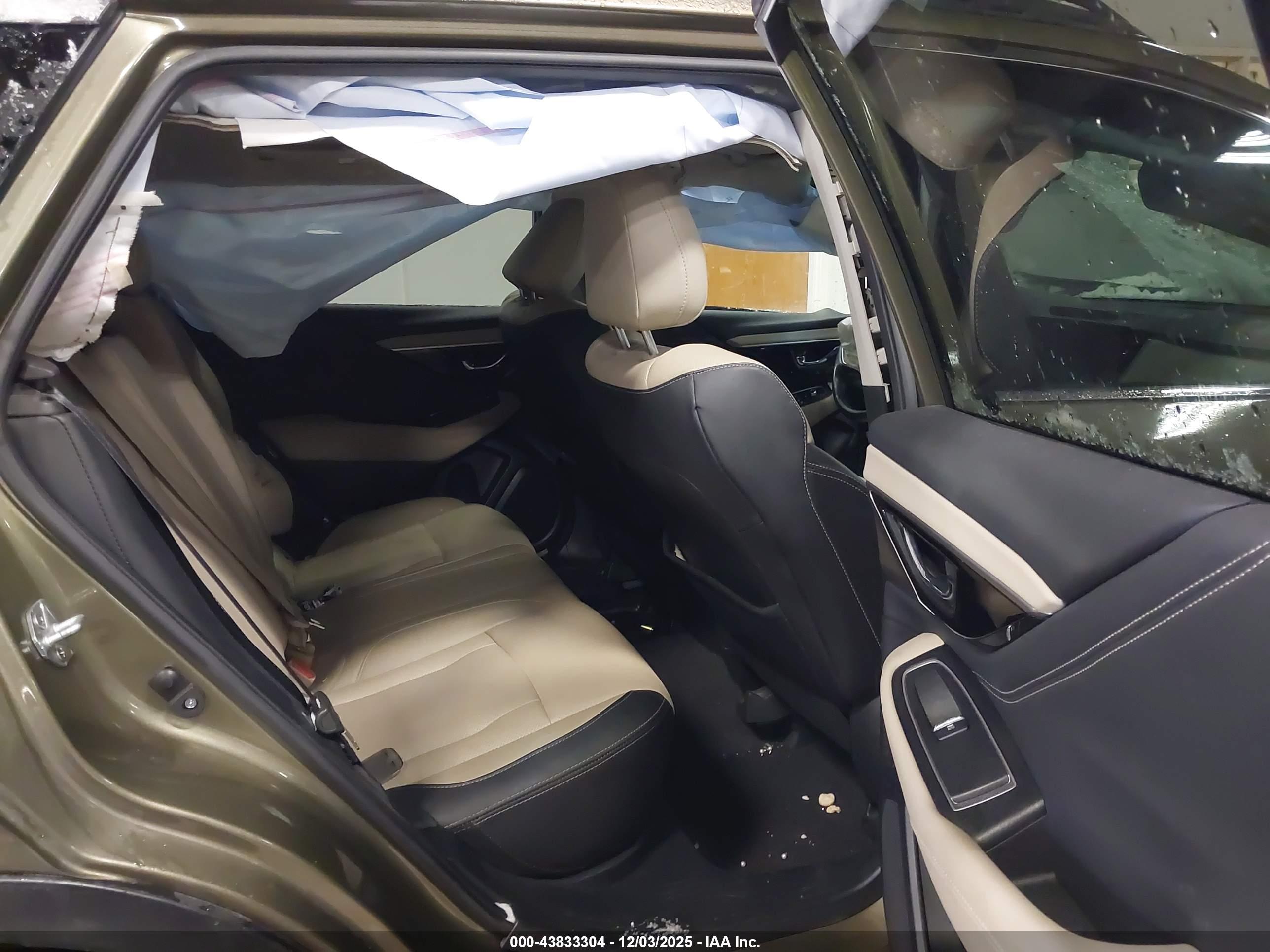 SUBARU OUTBACK image 8