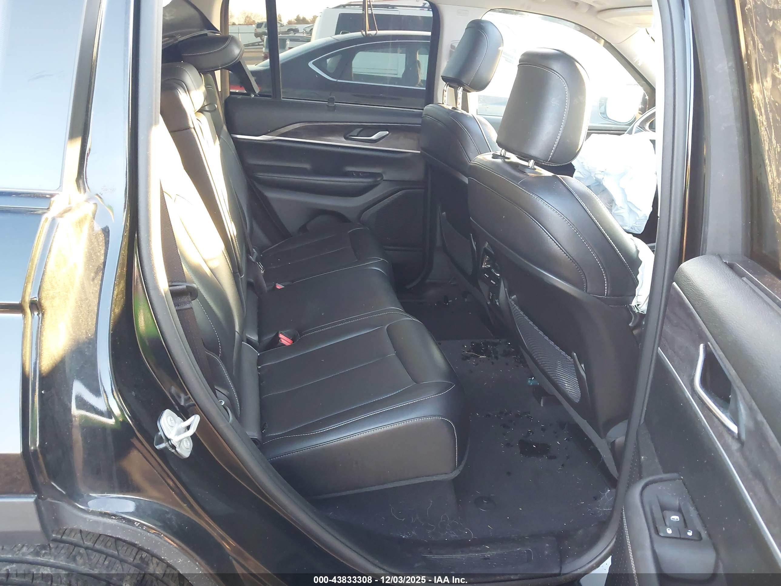 JEEP GRAND image 8