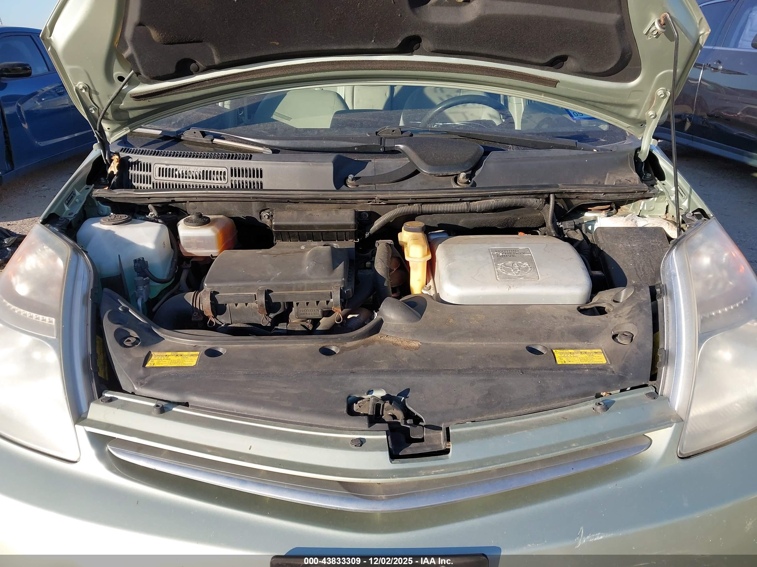 TOYOTA PRIUS image 10