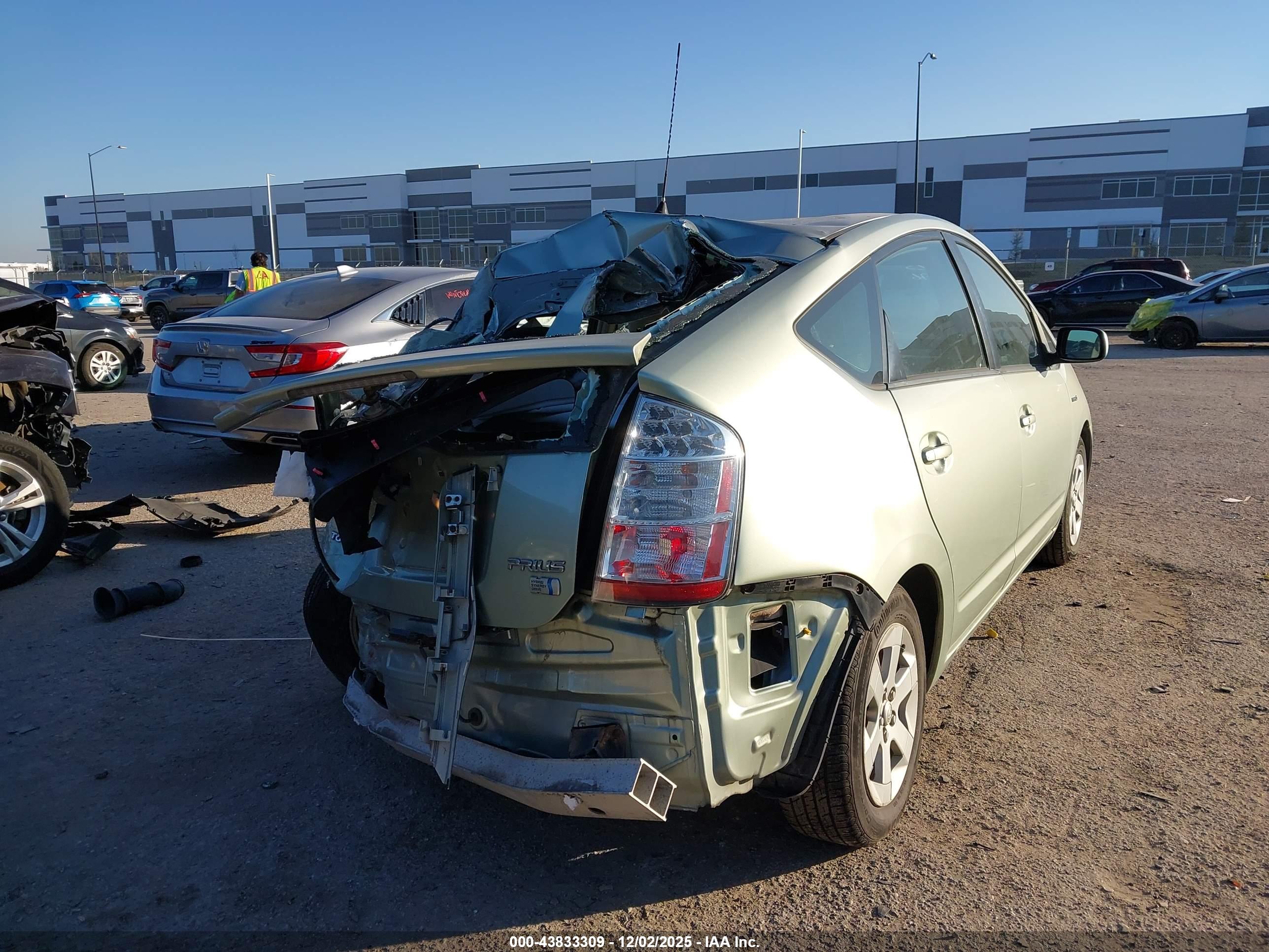 TOYOTA PRIUS image 4