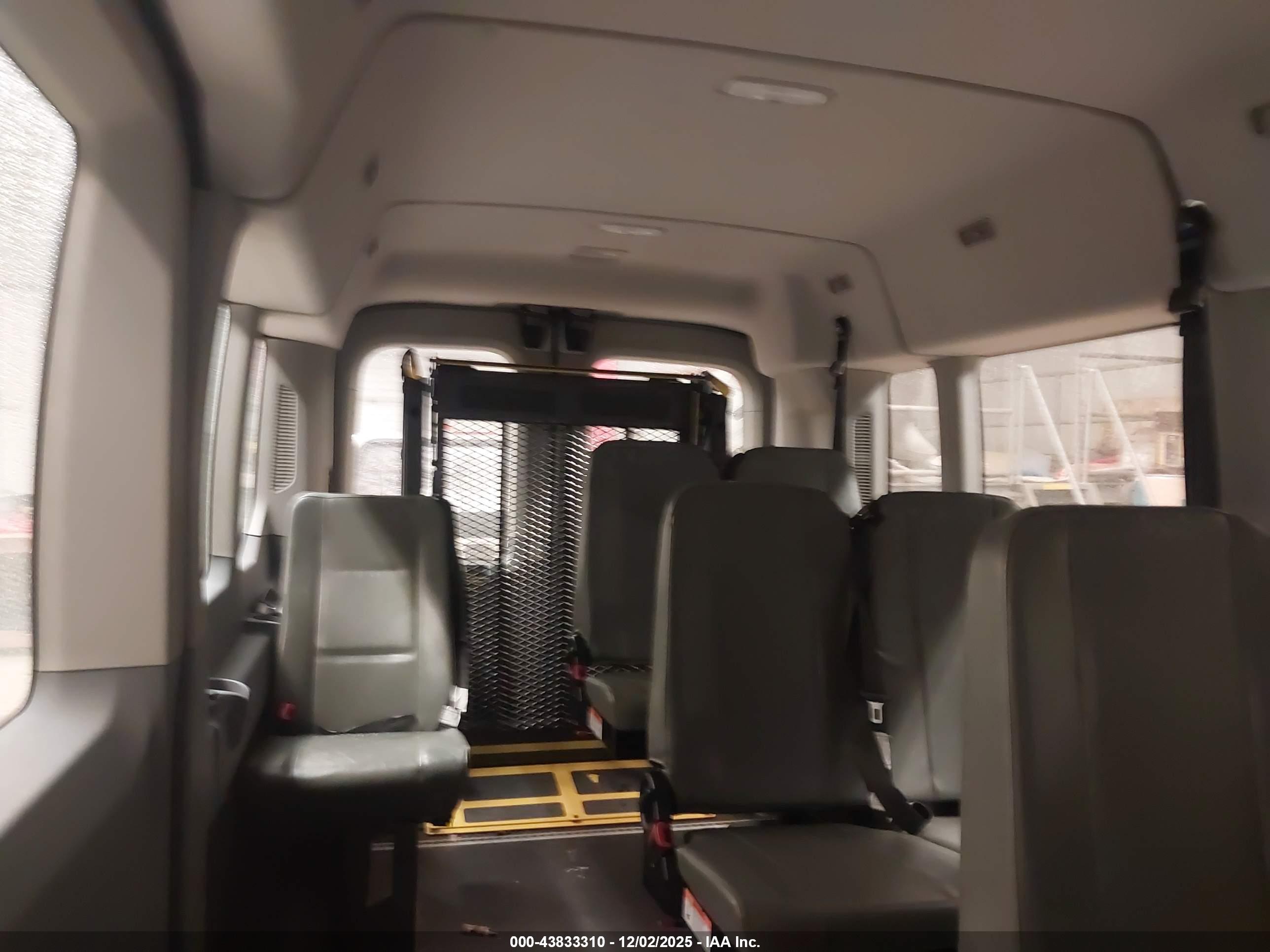 FORD TRANSIT-350 image 8