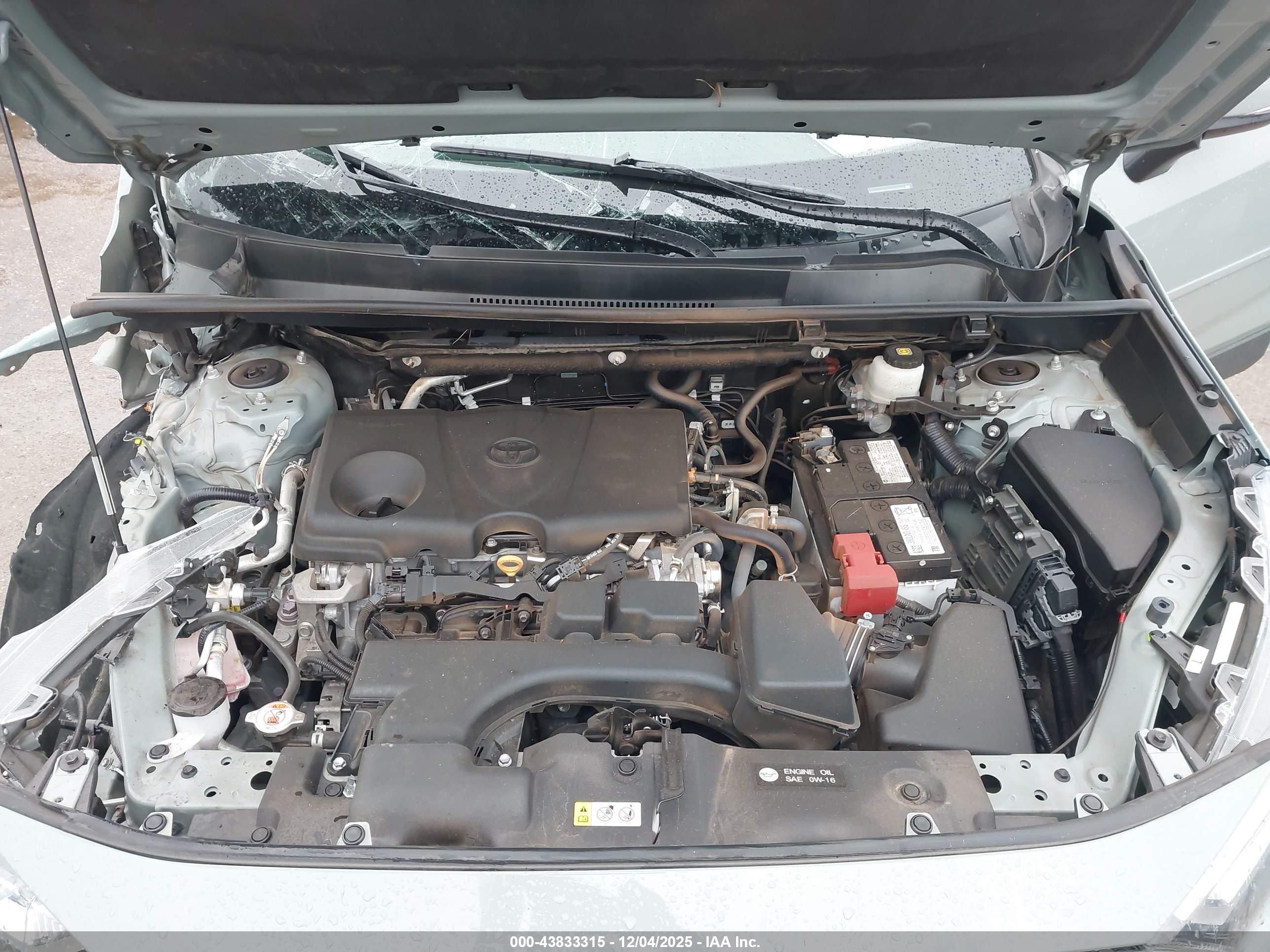 TOYOTA RAV4 image 10