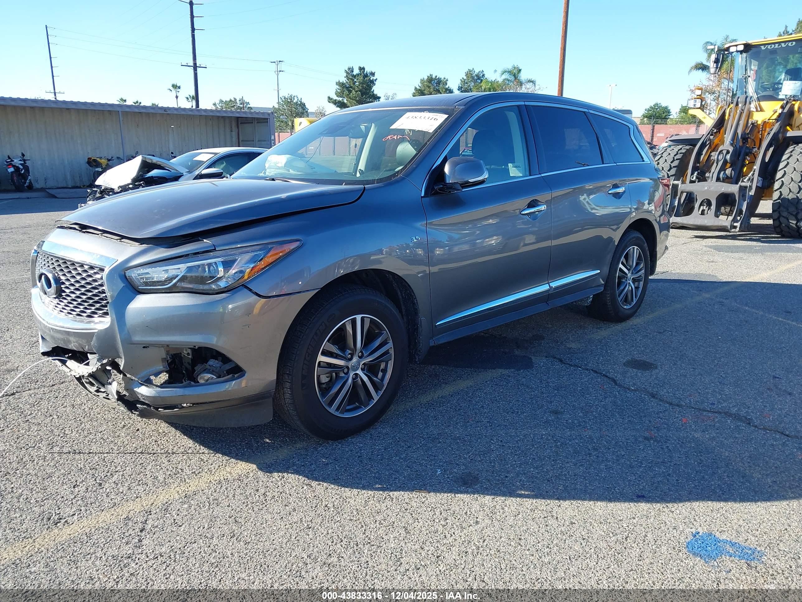 INFINITI QX60 image 2