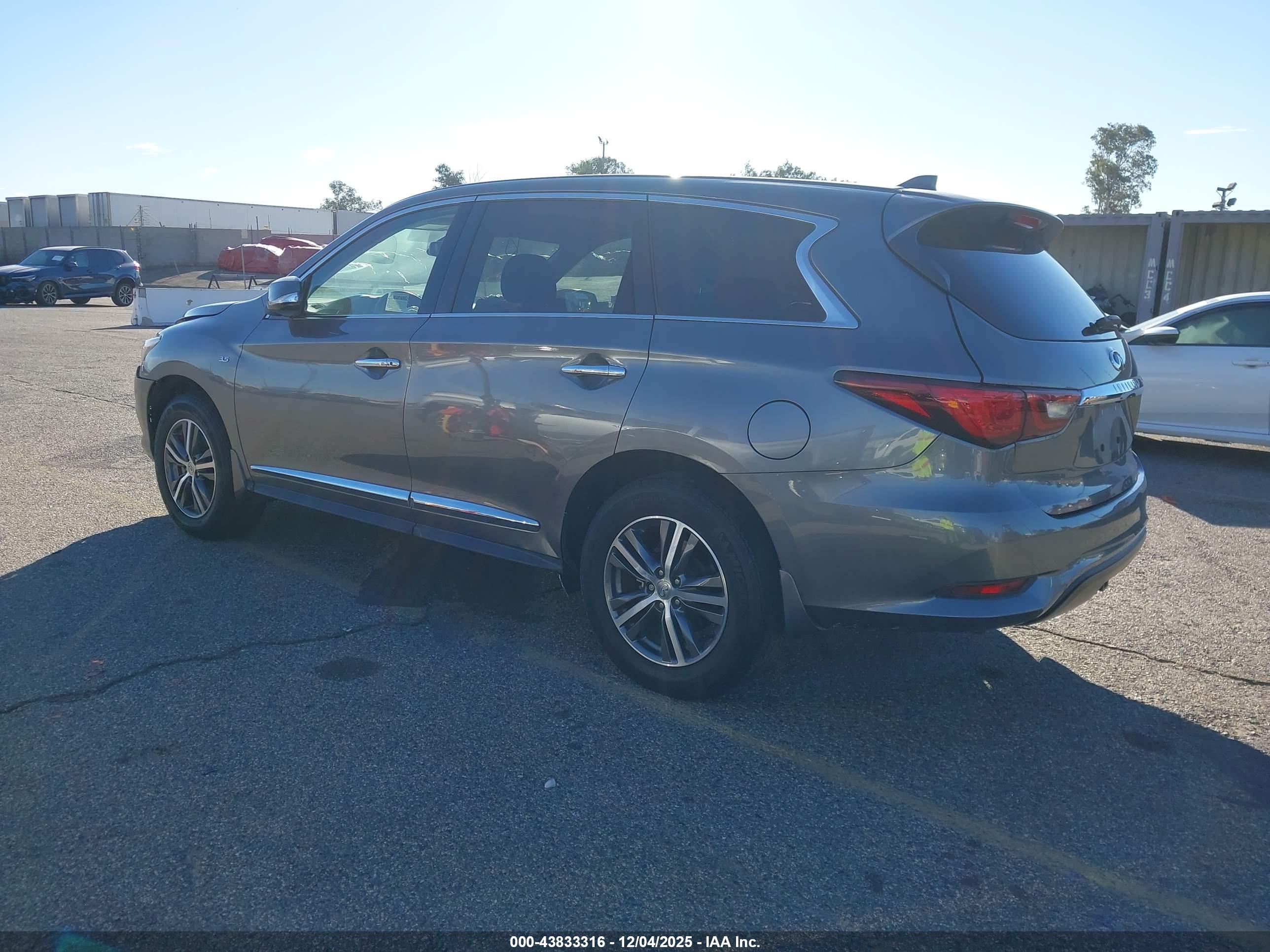 INFINITI QX60 image 3