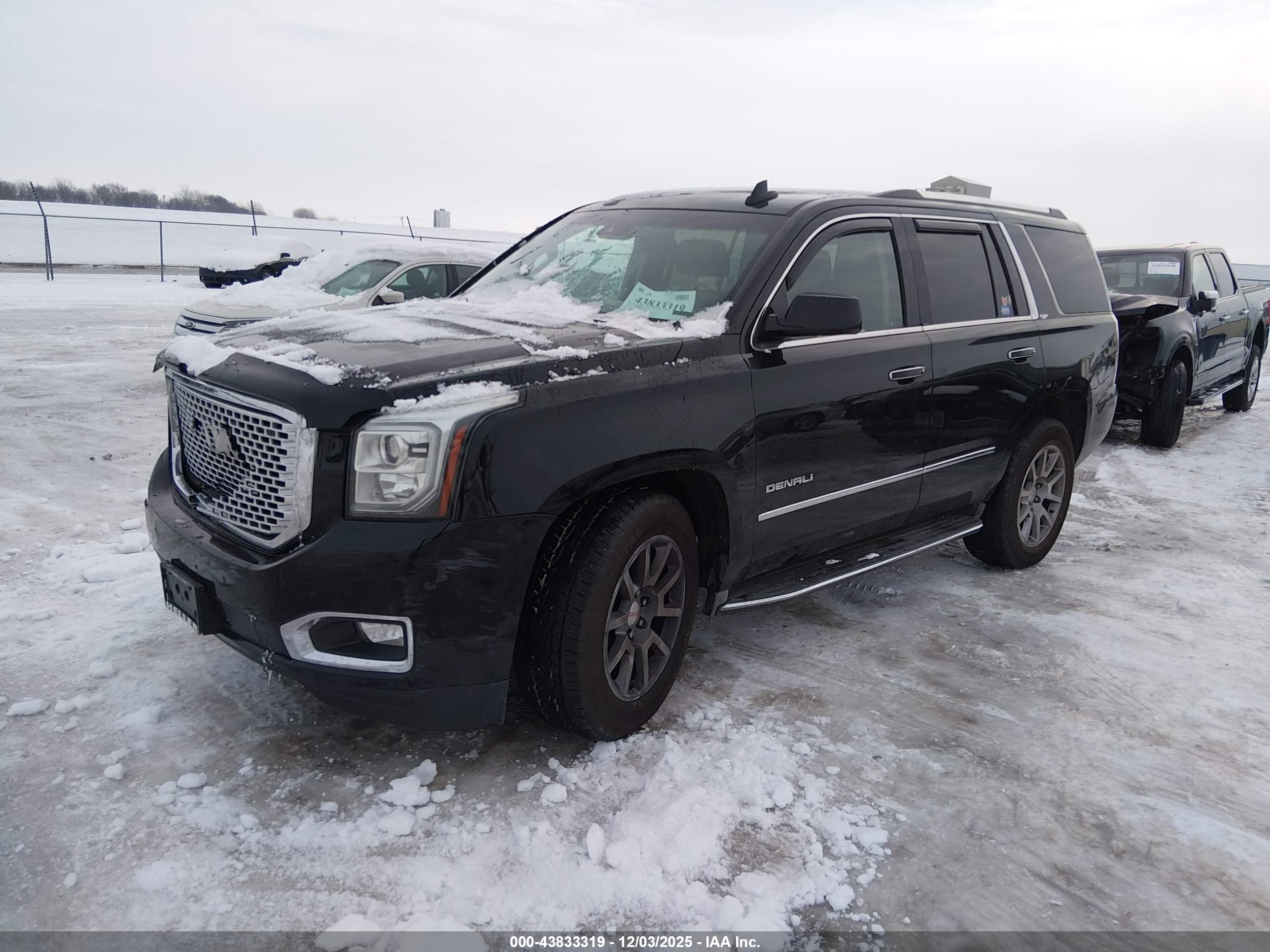 GMC YUKON image 2