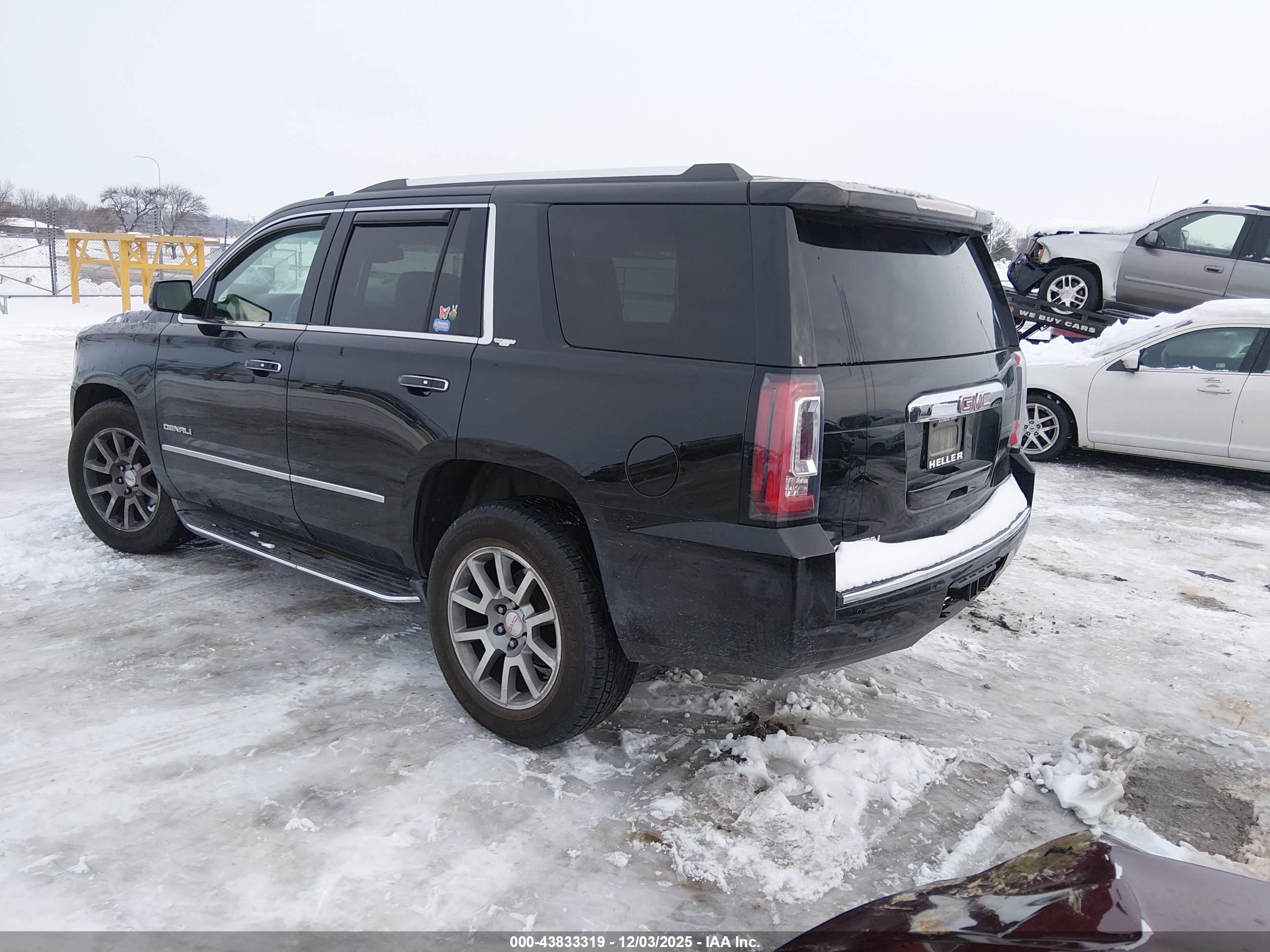 GMC YUKON image 3