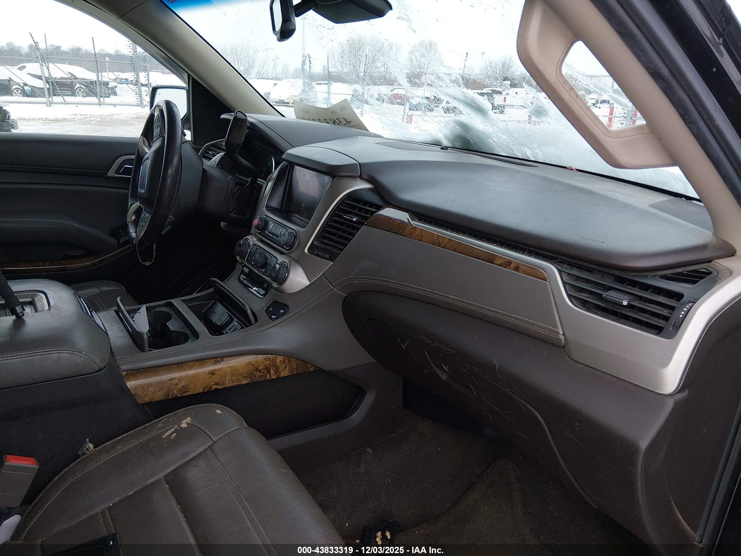 GMC YUKON image 5