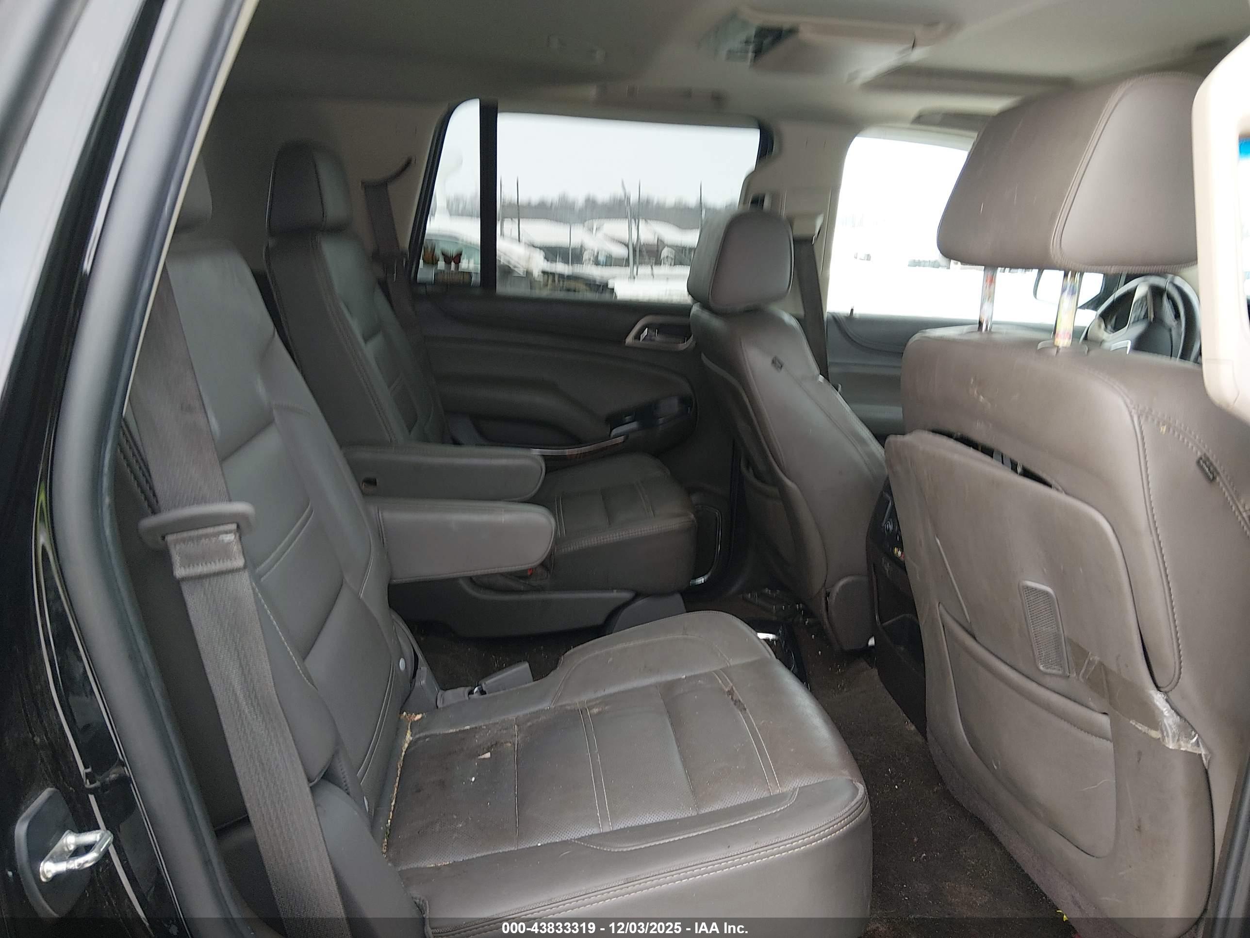GMC YUKON image 8