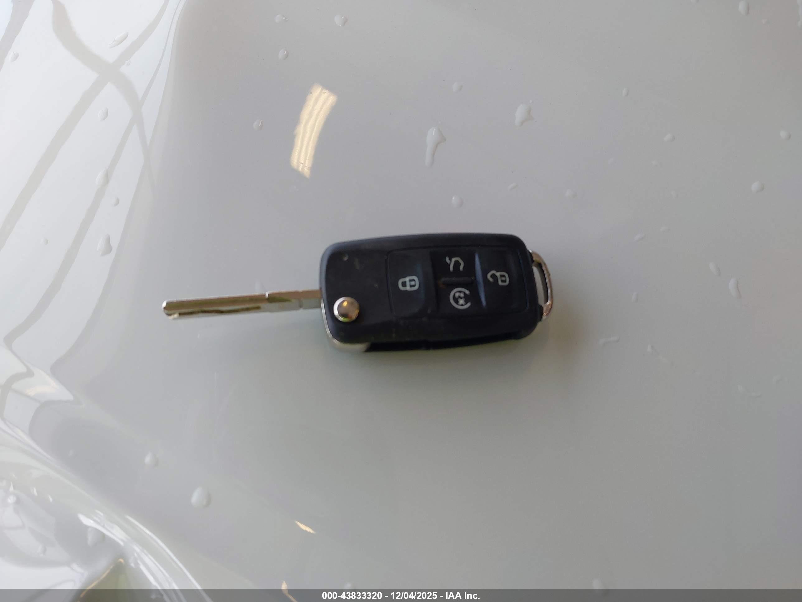 VOLKSWAGEN PASSAT image 11