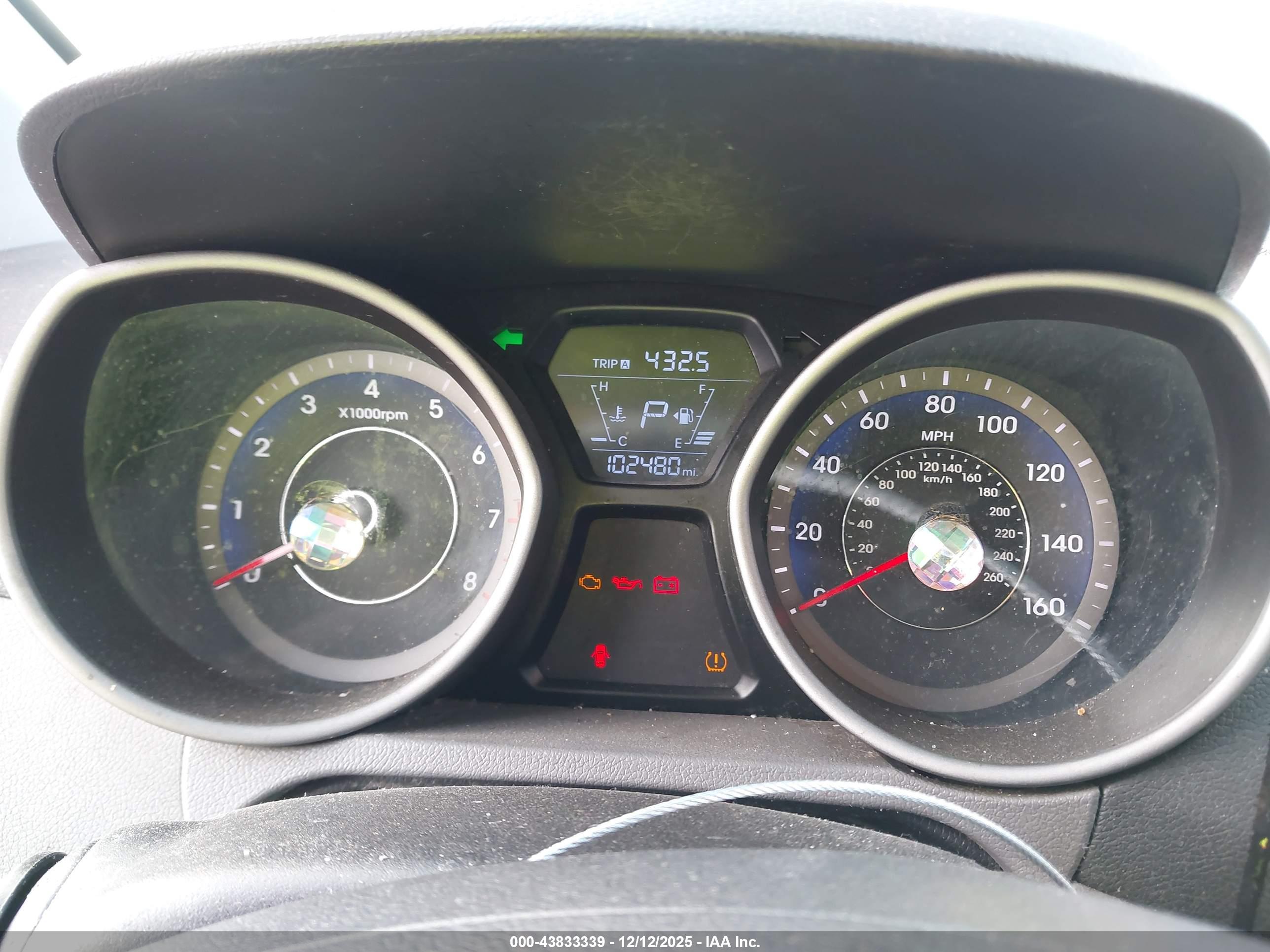 HYUNDAI ELANTRA image 7