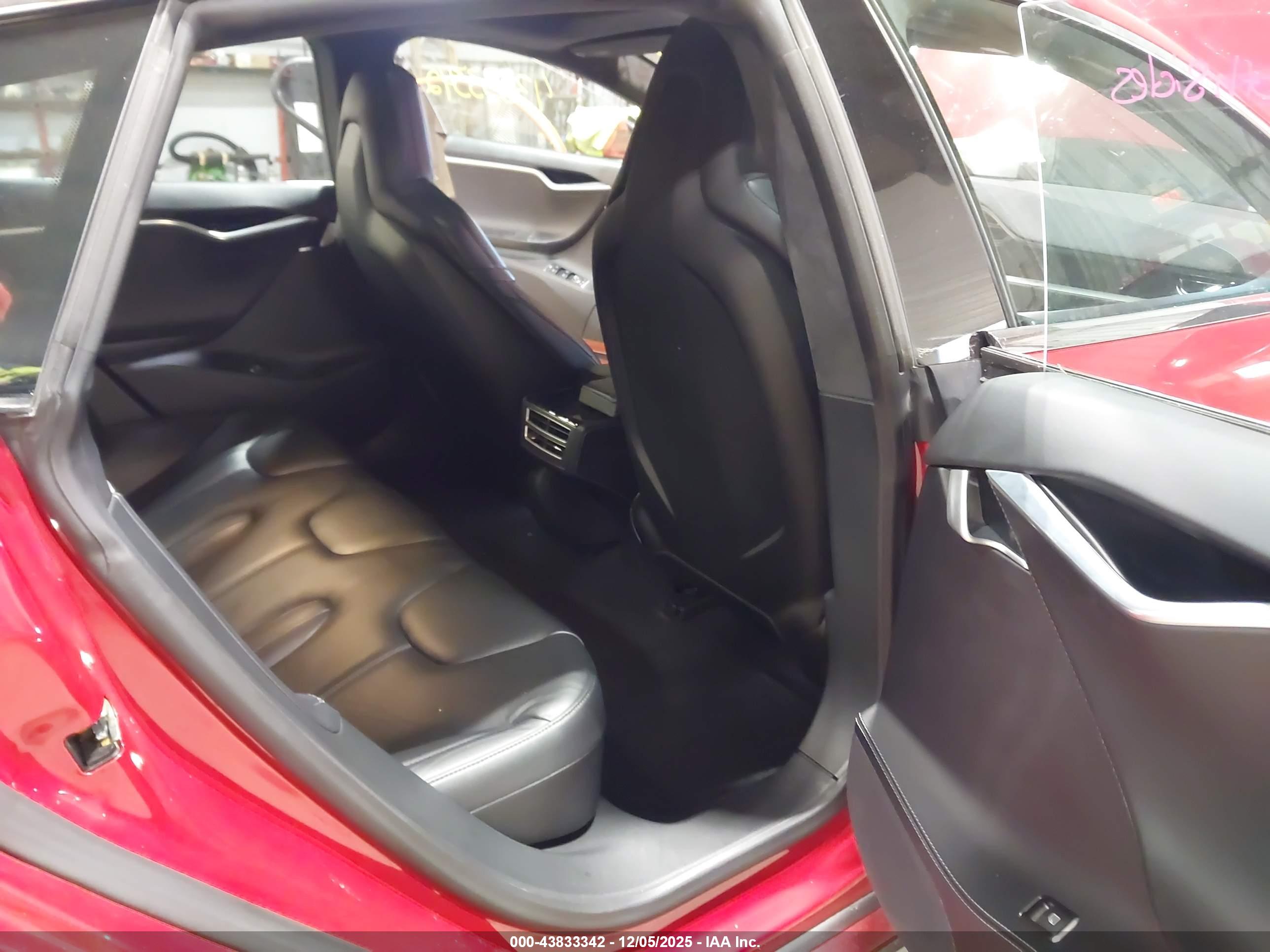 TESLA MODEL image 8