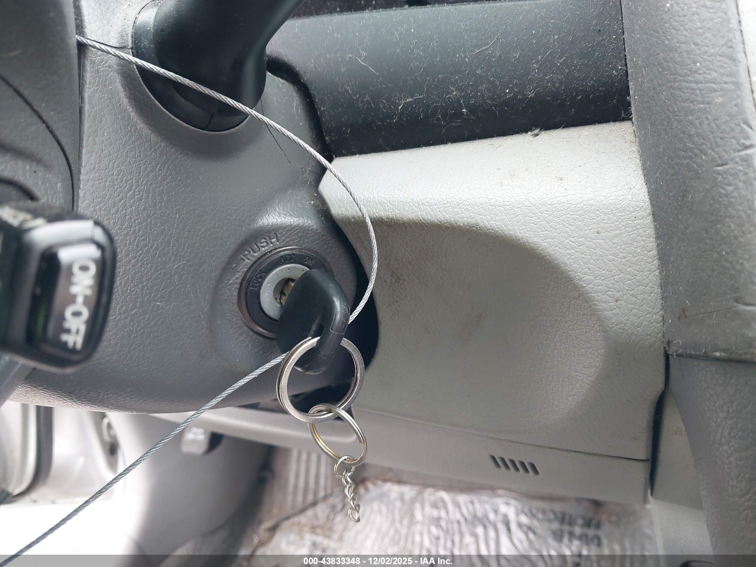 TOYOTA CAMRY image 11