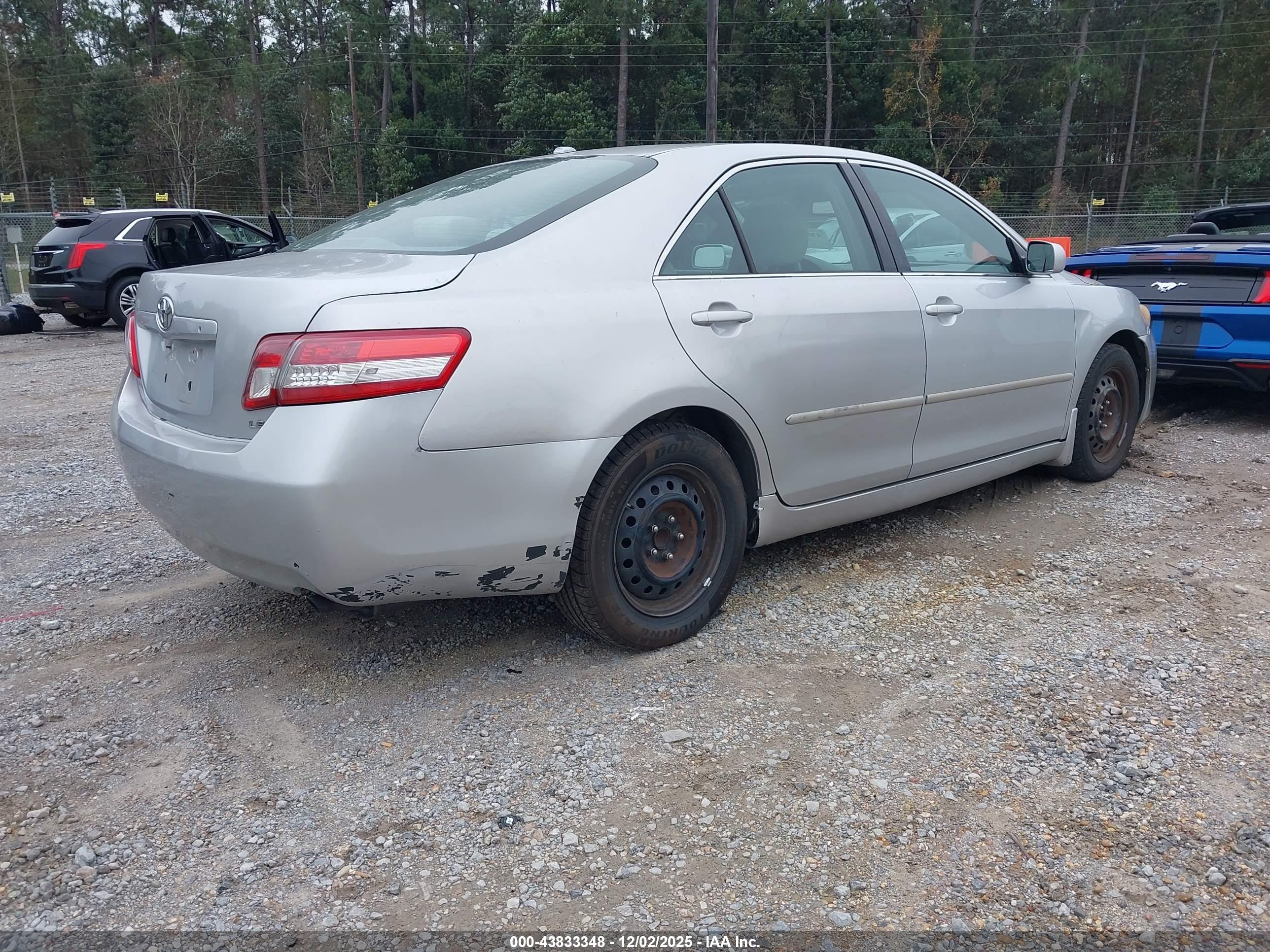 TOYOTA CAMRY image 4