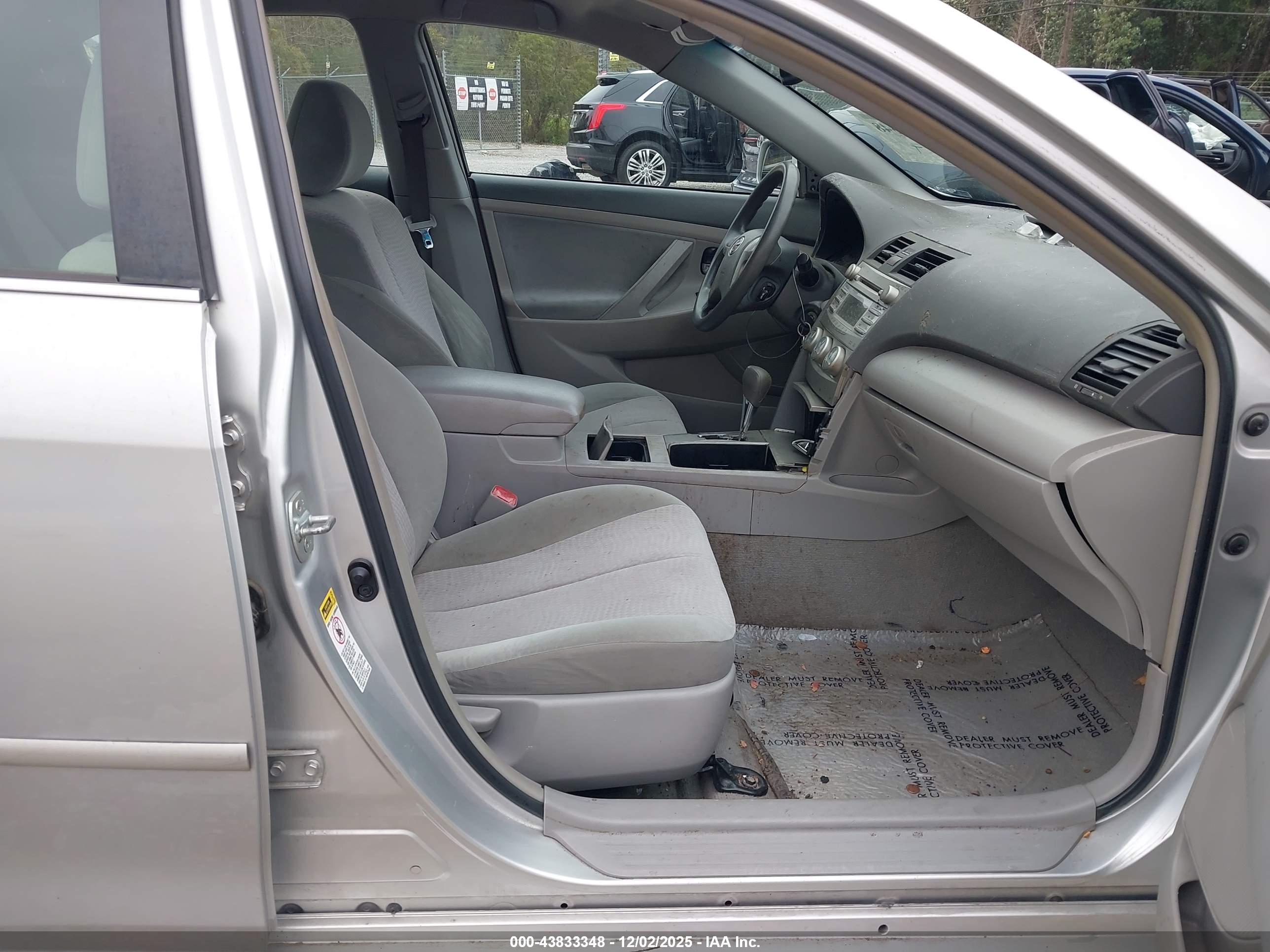 TOYOTA CAMRY image 5