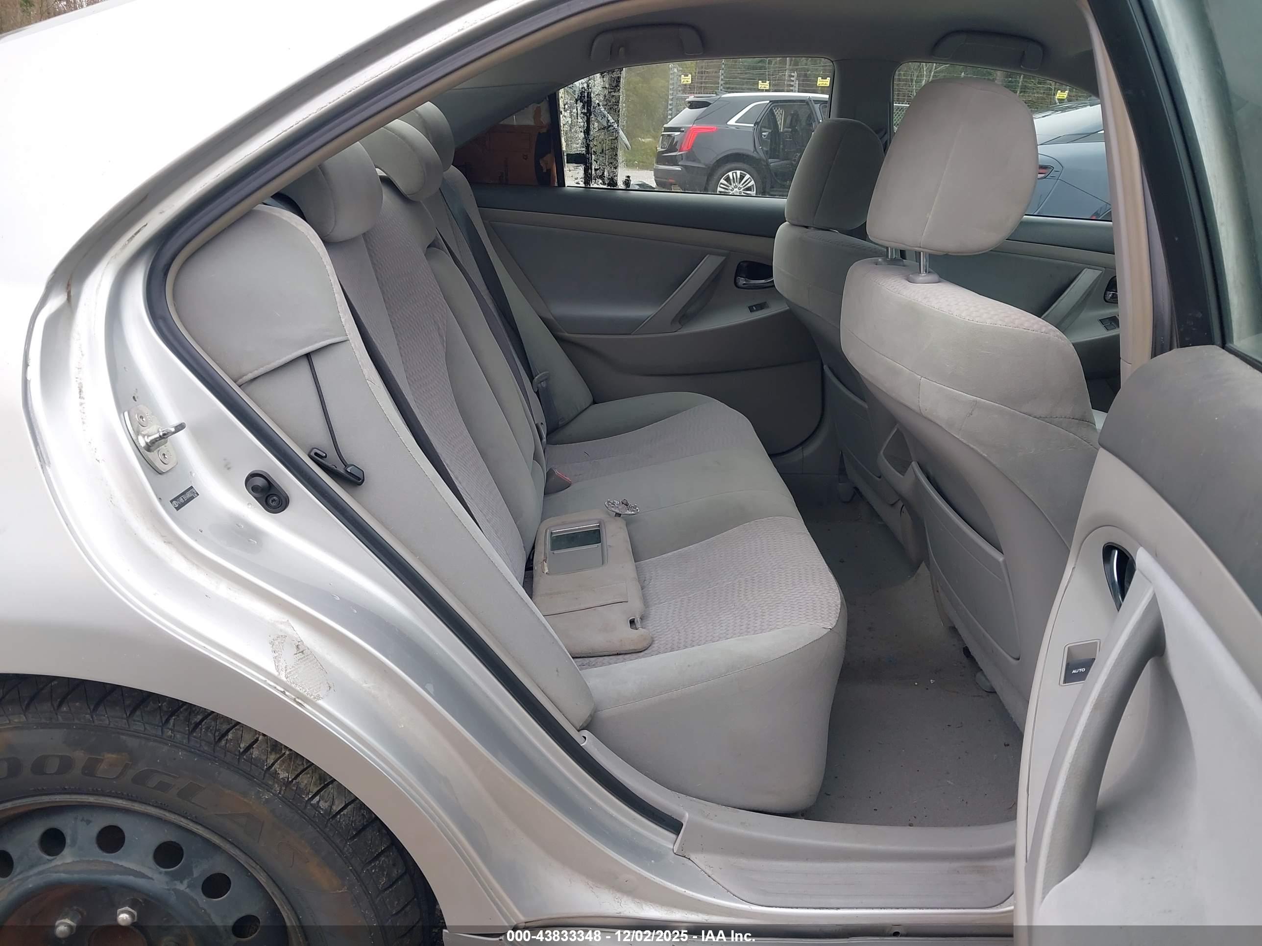 TOYOTA CAMRY image 8