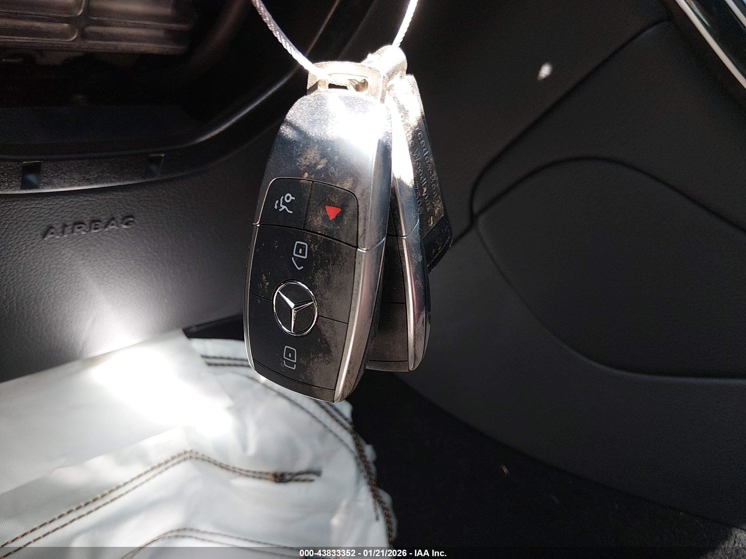 MERCEDES-BENZ GLC image 11